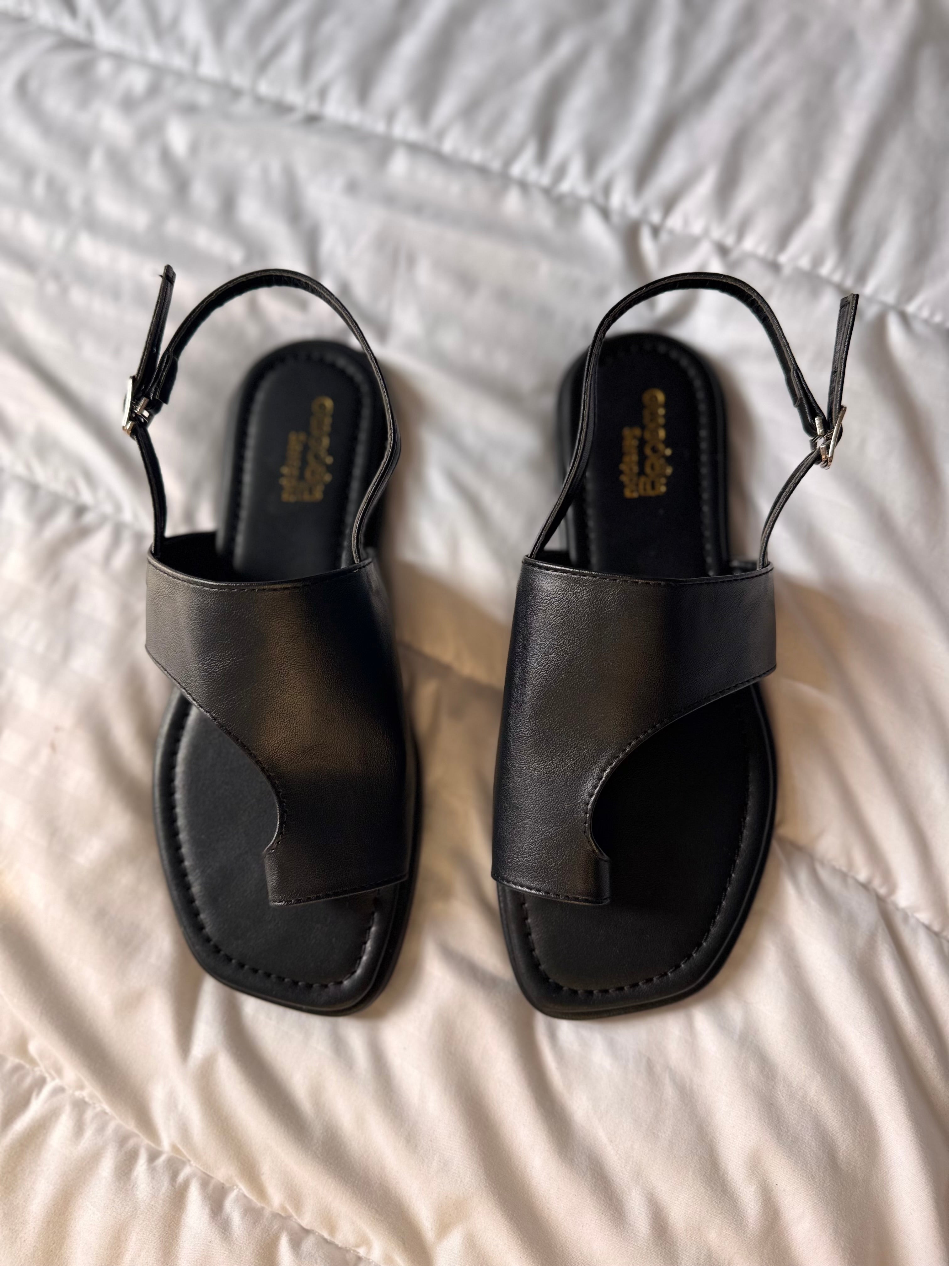 BLACK FLATFORM SANDALS