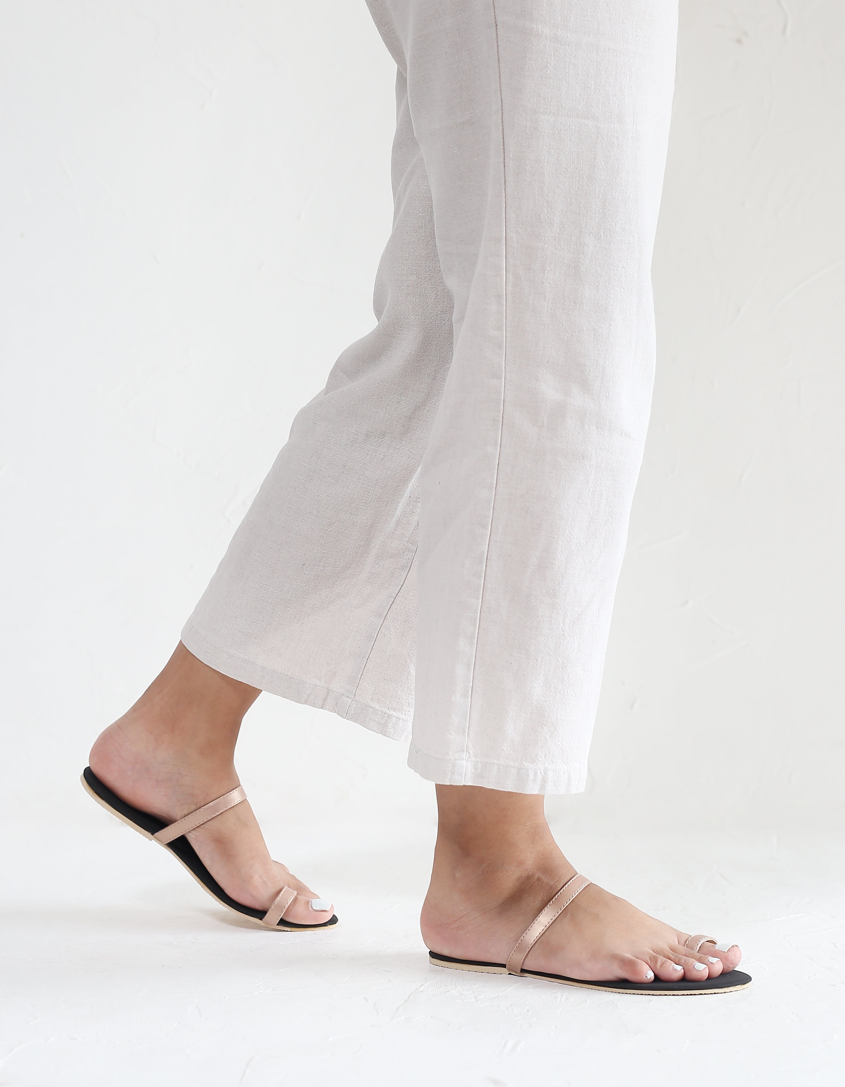 ROSE GOLD AND BLACK TOE RING SLIP ONS