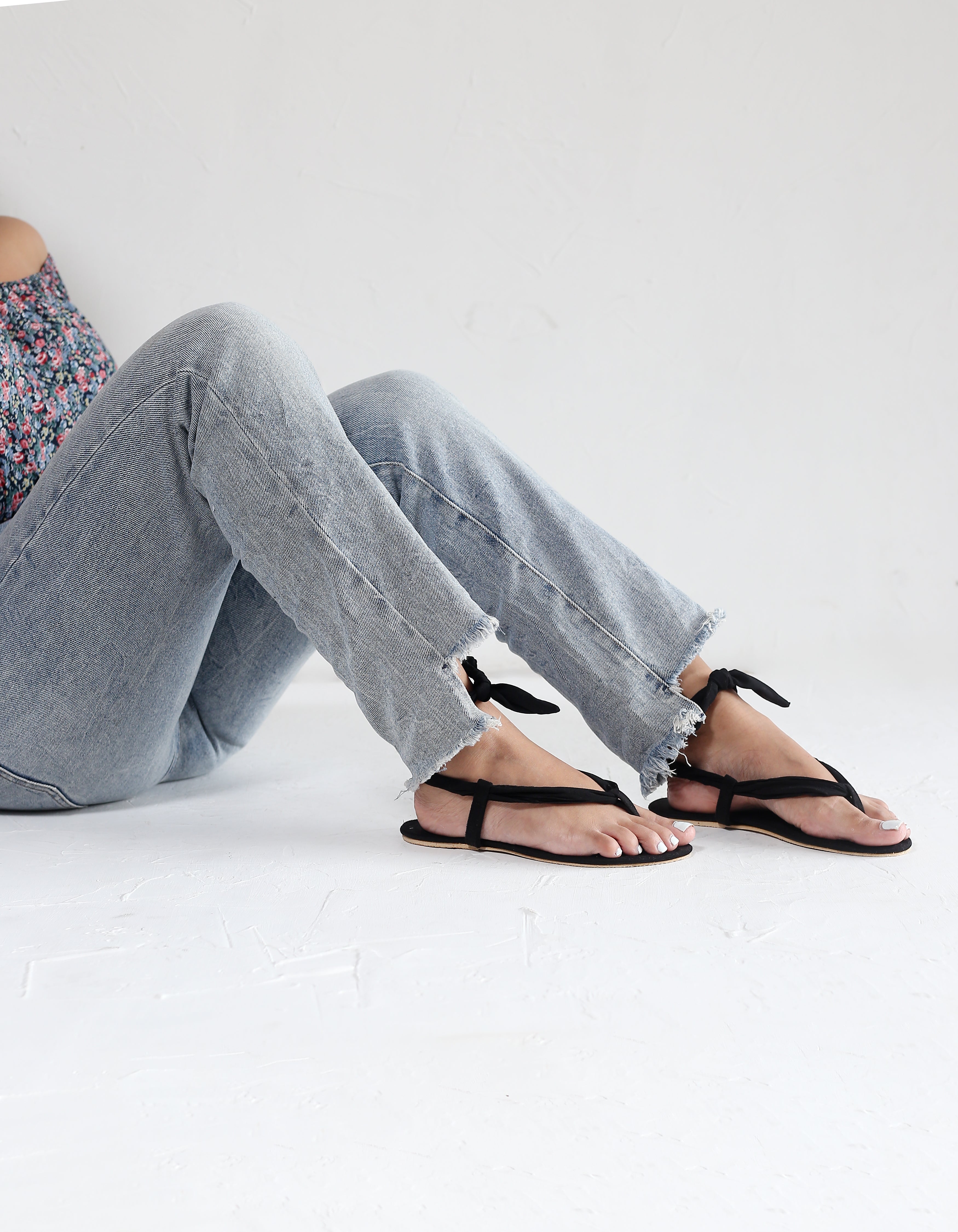 ALL BLACK FABRIC TIE UPS