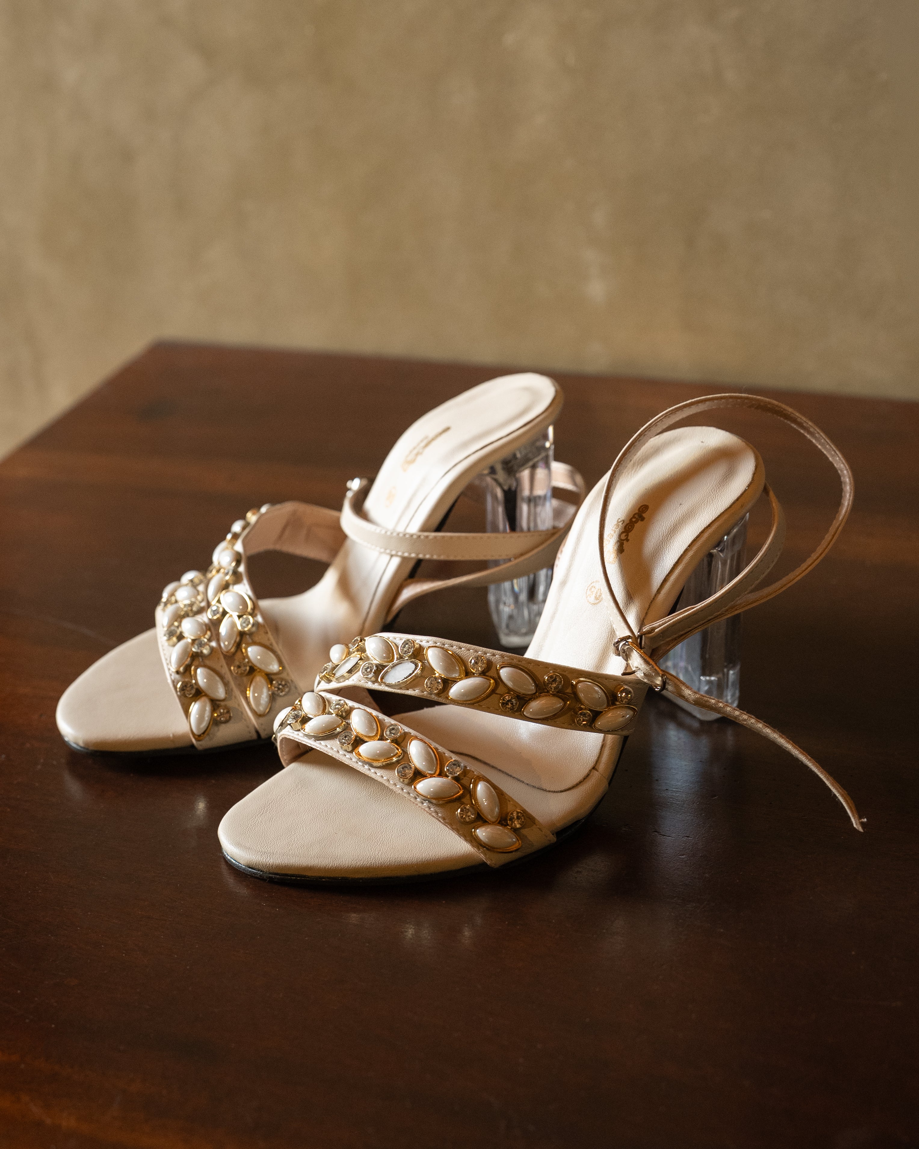 IVORY PETAL-EMBELLISHED TRANSPARENT HEELS
