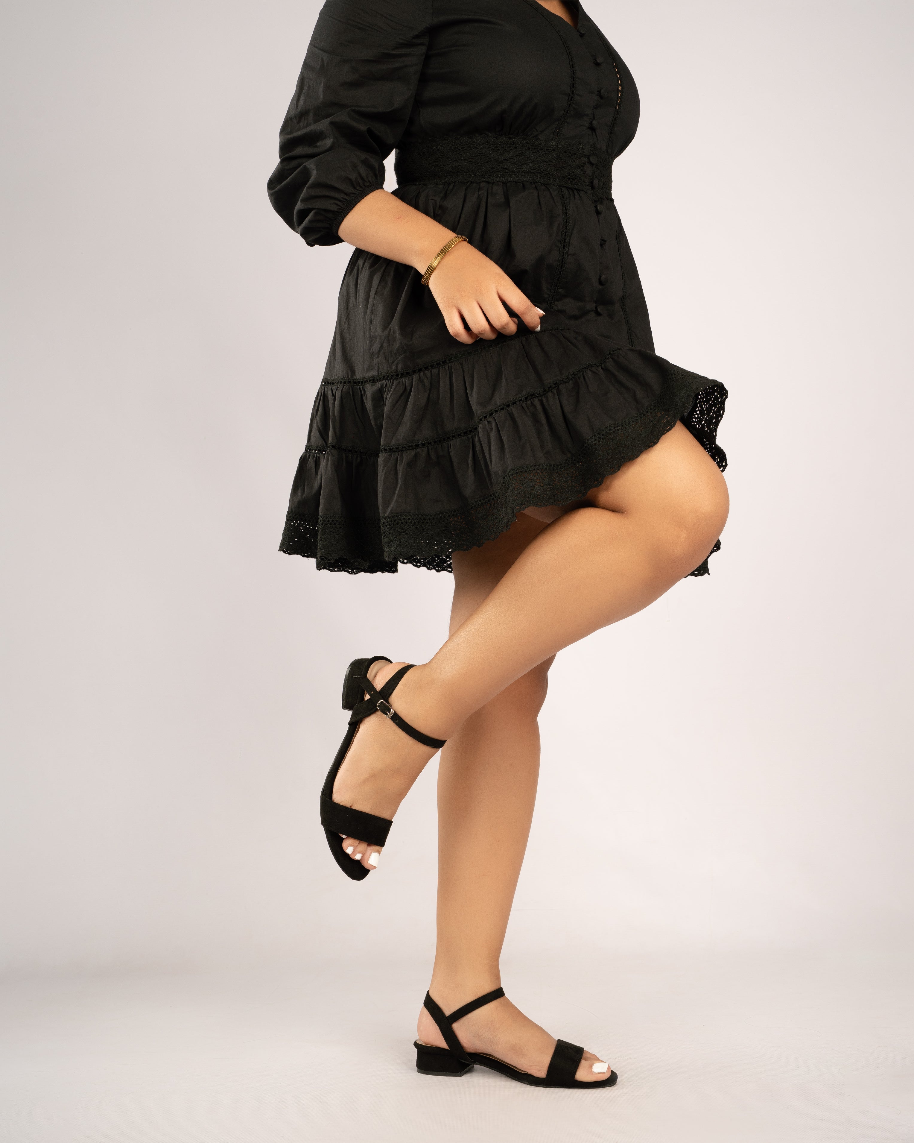 BLACK OPEN TOE LOW BLOCK HEELS