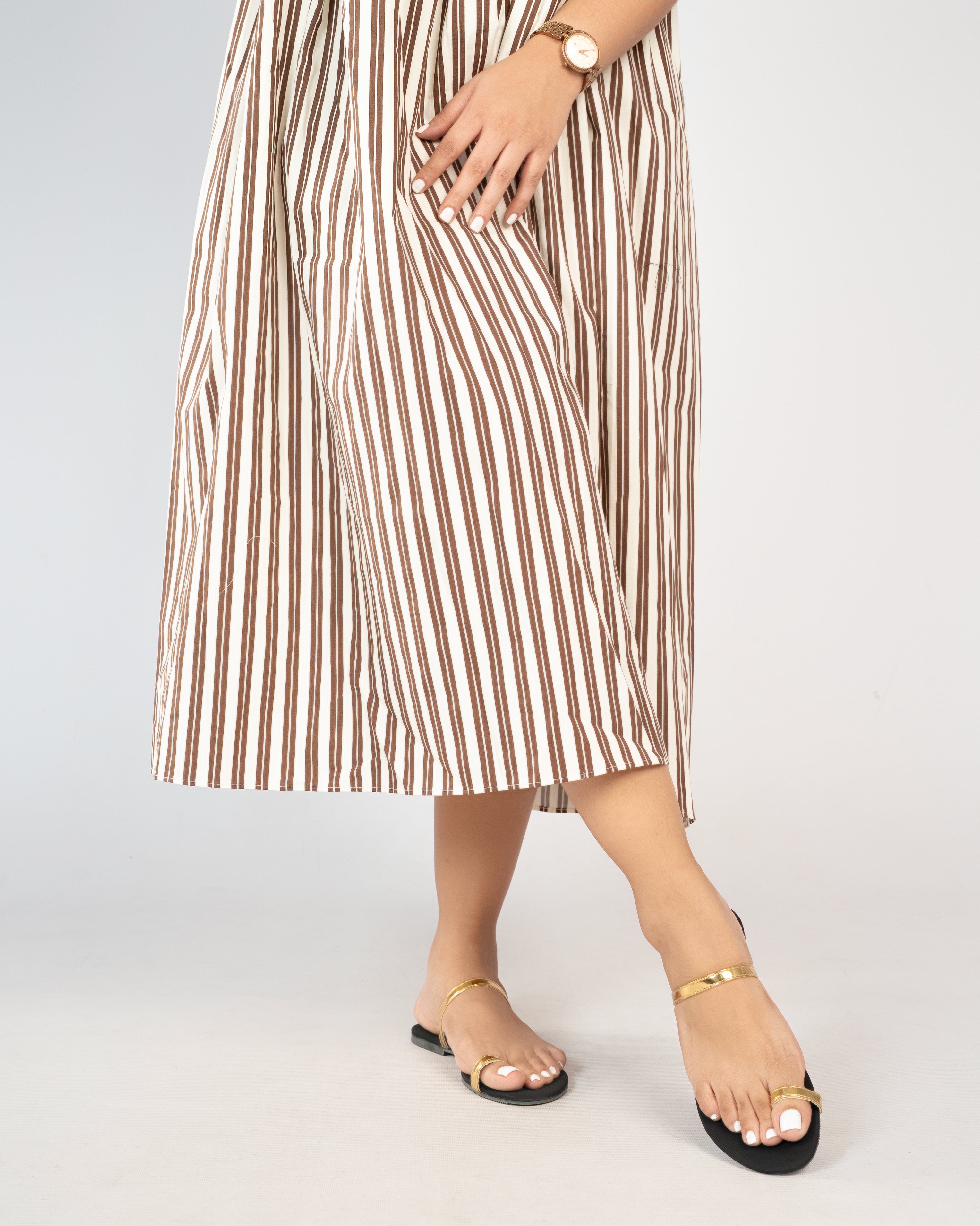 GOLD TOE RING SLIP ONS