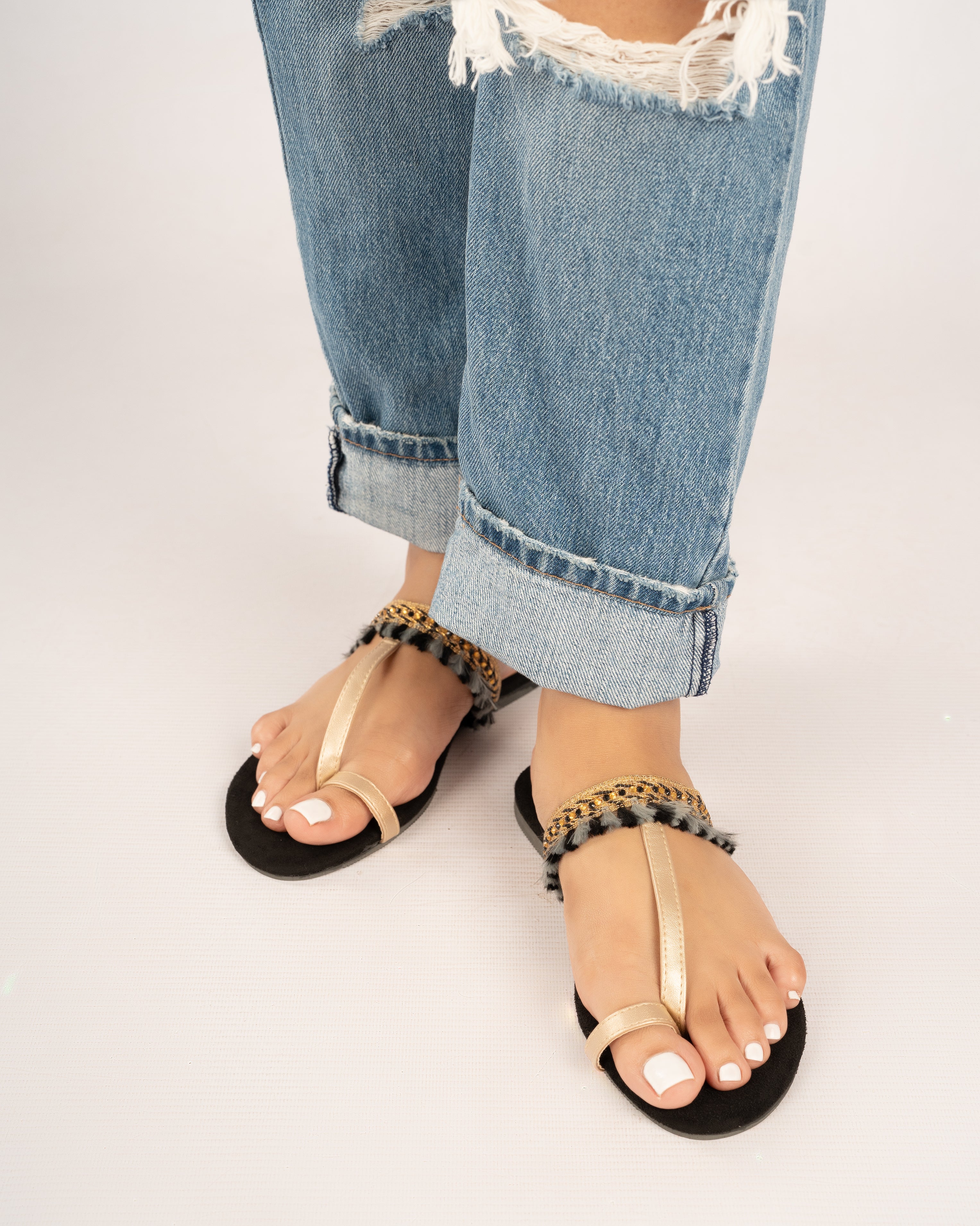 BLACK TASSEL DETAIL TOE RINGS