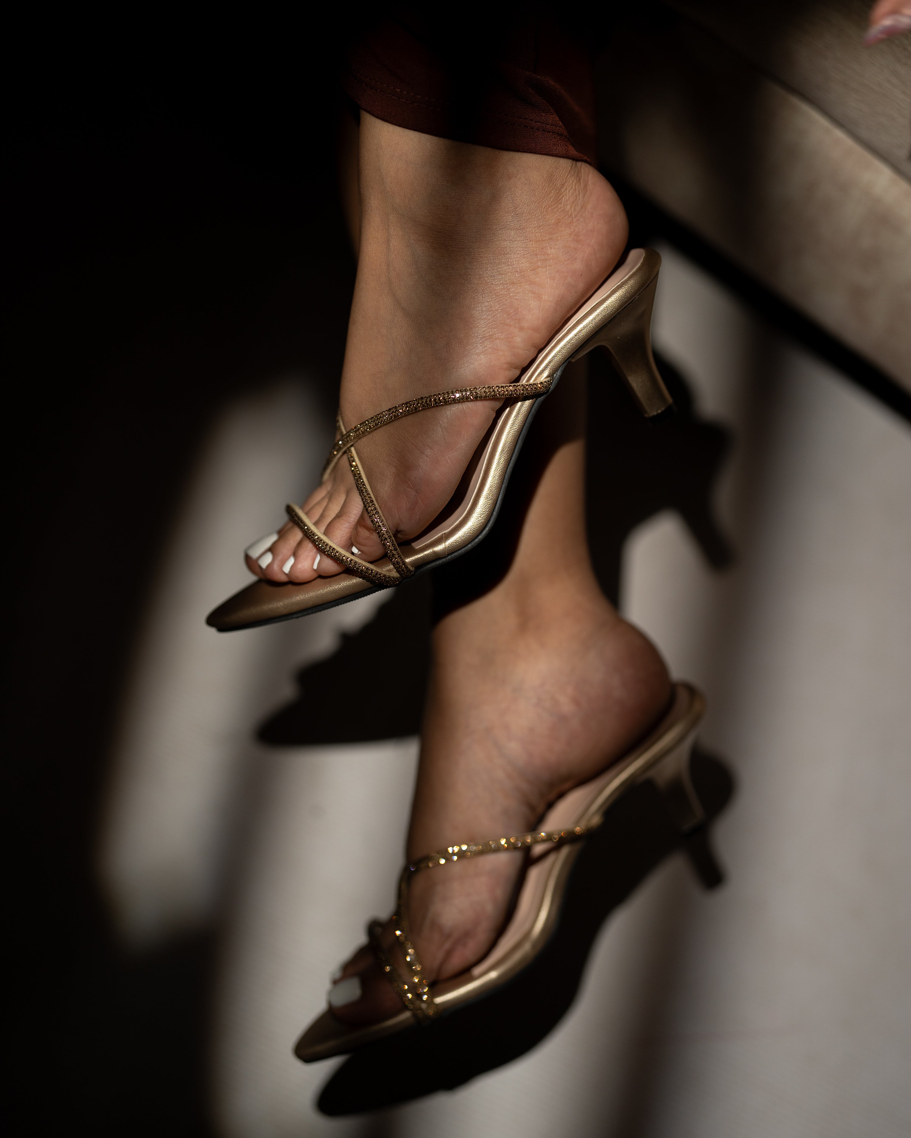 GOLD GLITTER STRAPPY SLIP ON HEELS