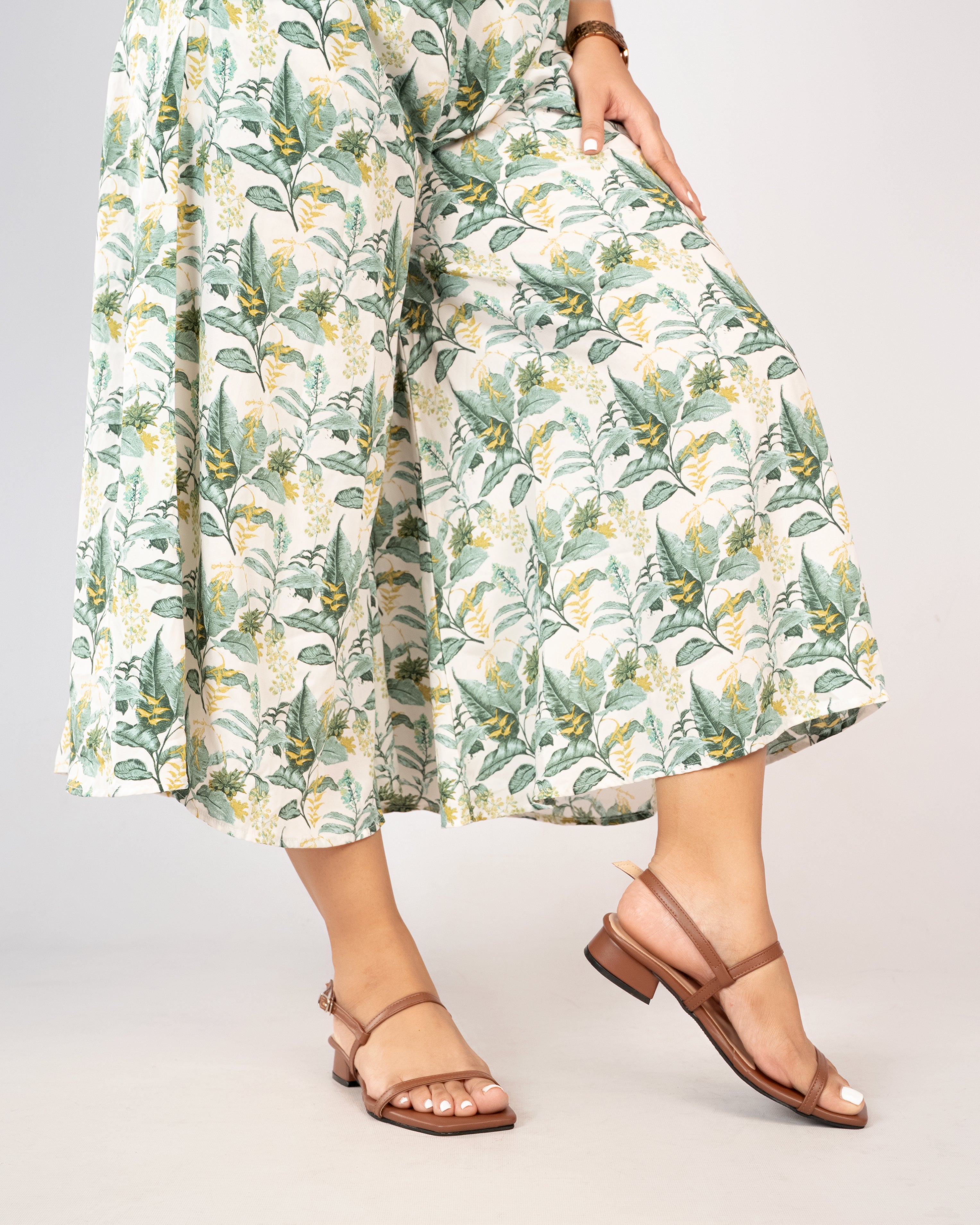 BROWN DOUBLE STRAP LOW BLOCK HEELS