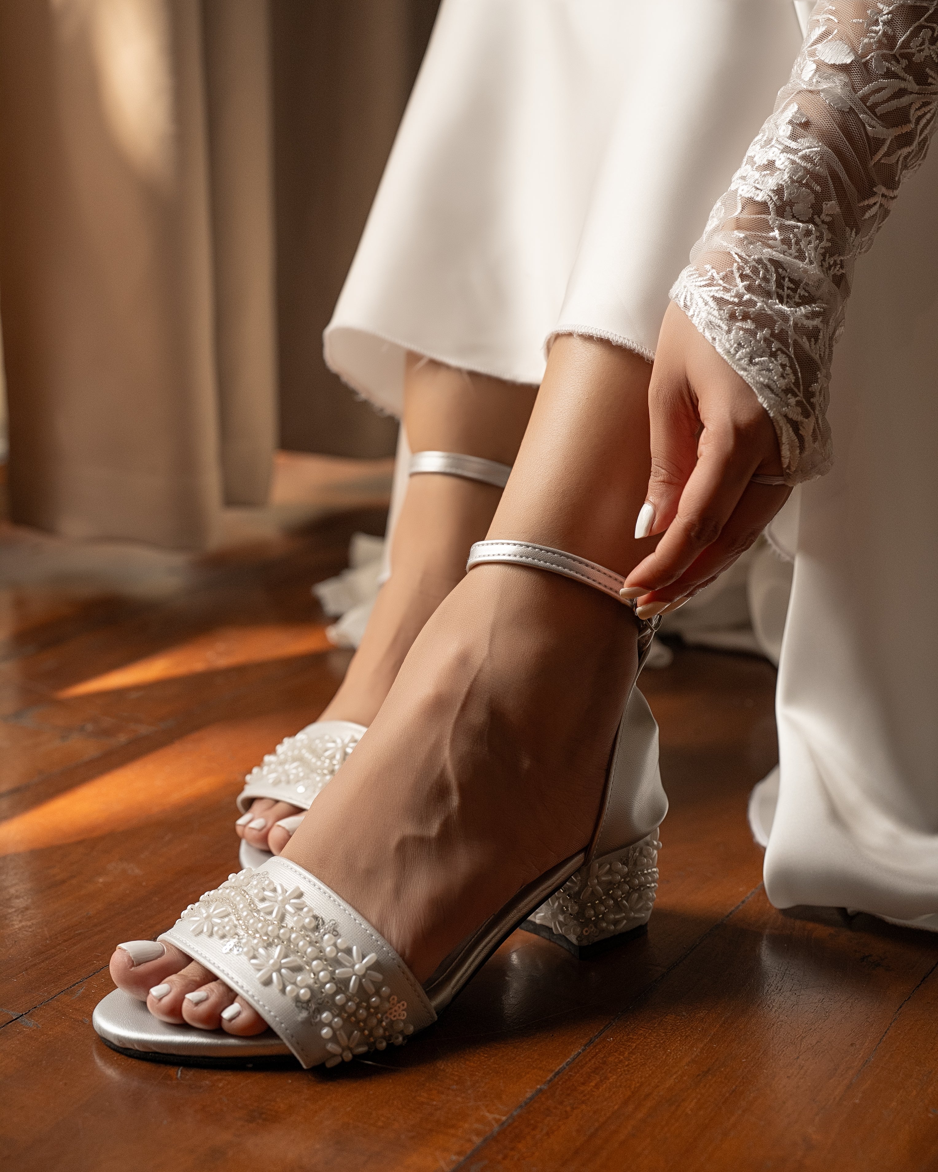 SILVER PEARL BLOOM BLOCK HEELS