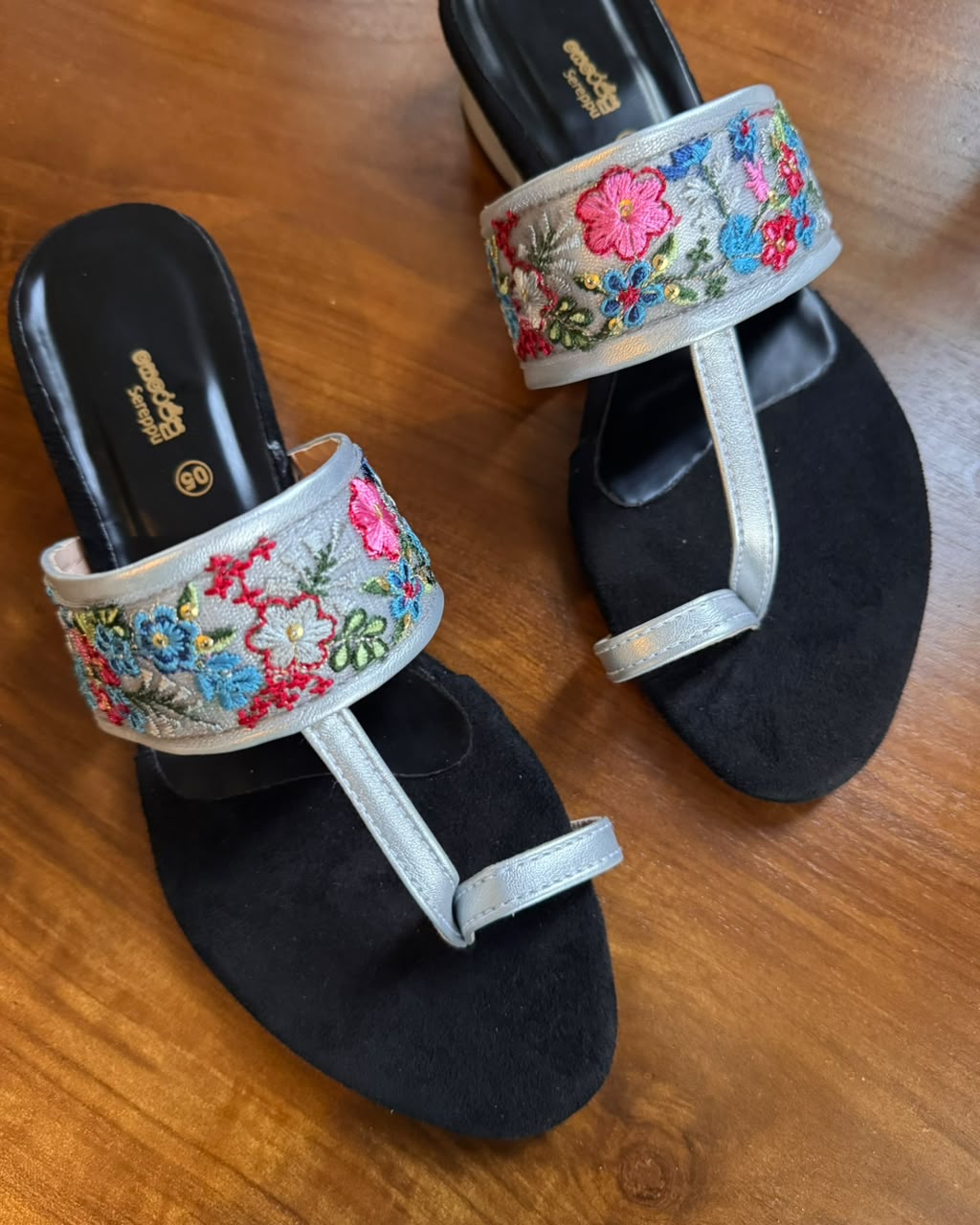 SILVER EMBROIDED CHAPPAL LOW BLOCK HEELS