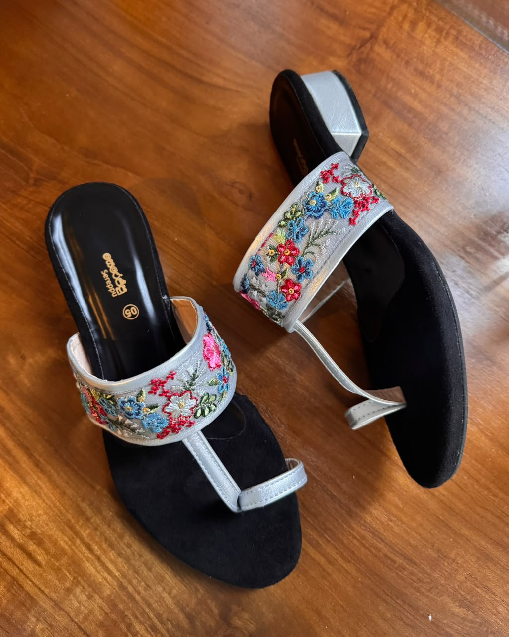 SILVER EMBROIDED CHAPPAL LOW BLOCK HEELS