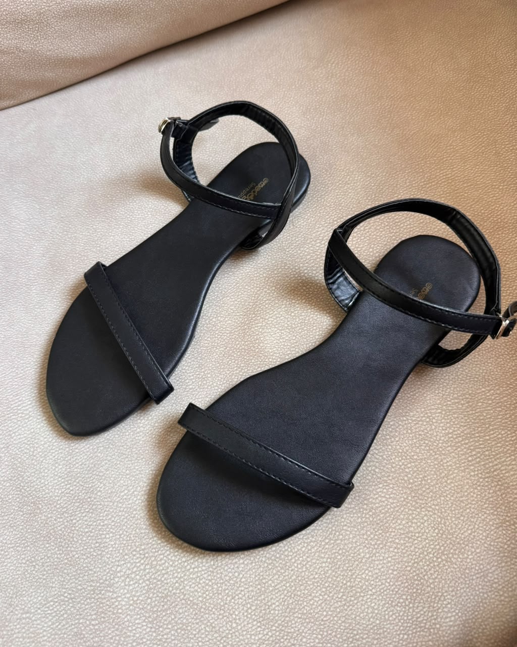BLACK OPEN TOE SANDALS