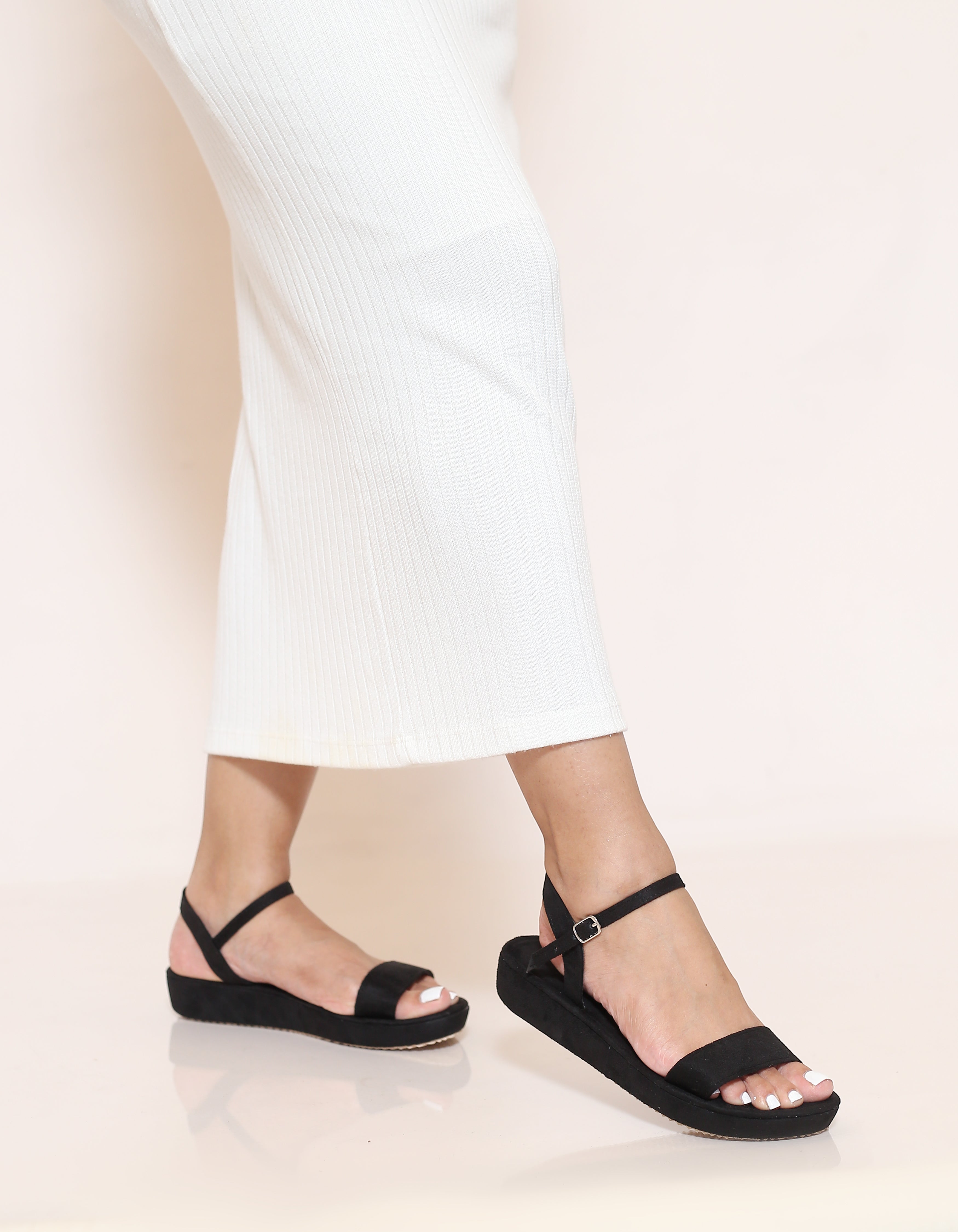 BLACK OPEN TOE PLATFORM HEELS