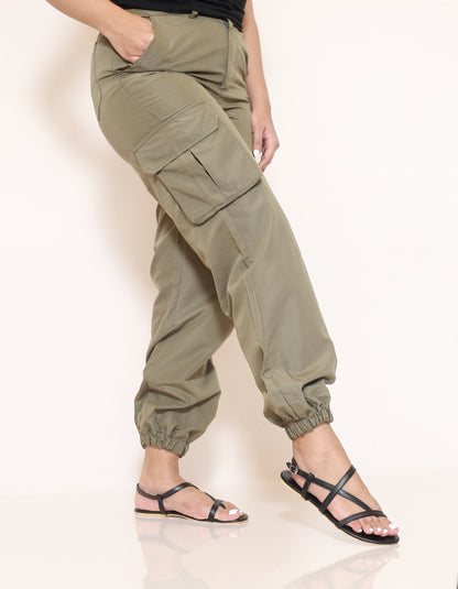CRISS CROSS STRAPPY SANDALS IN BLACK