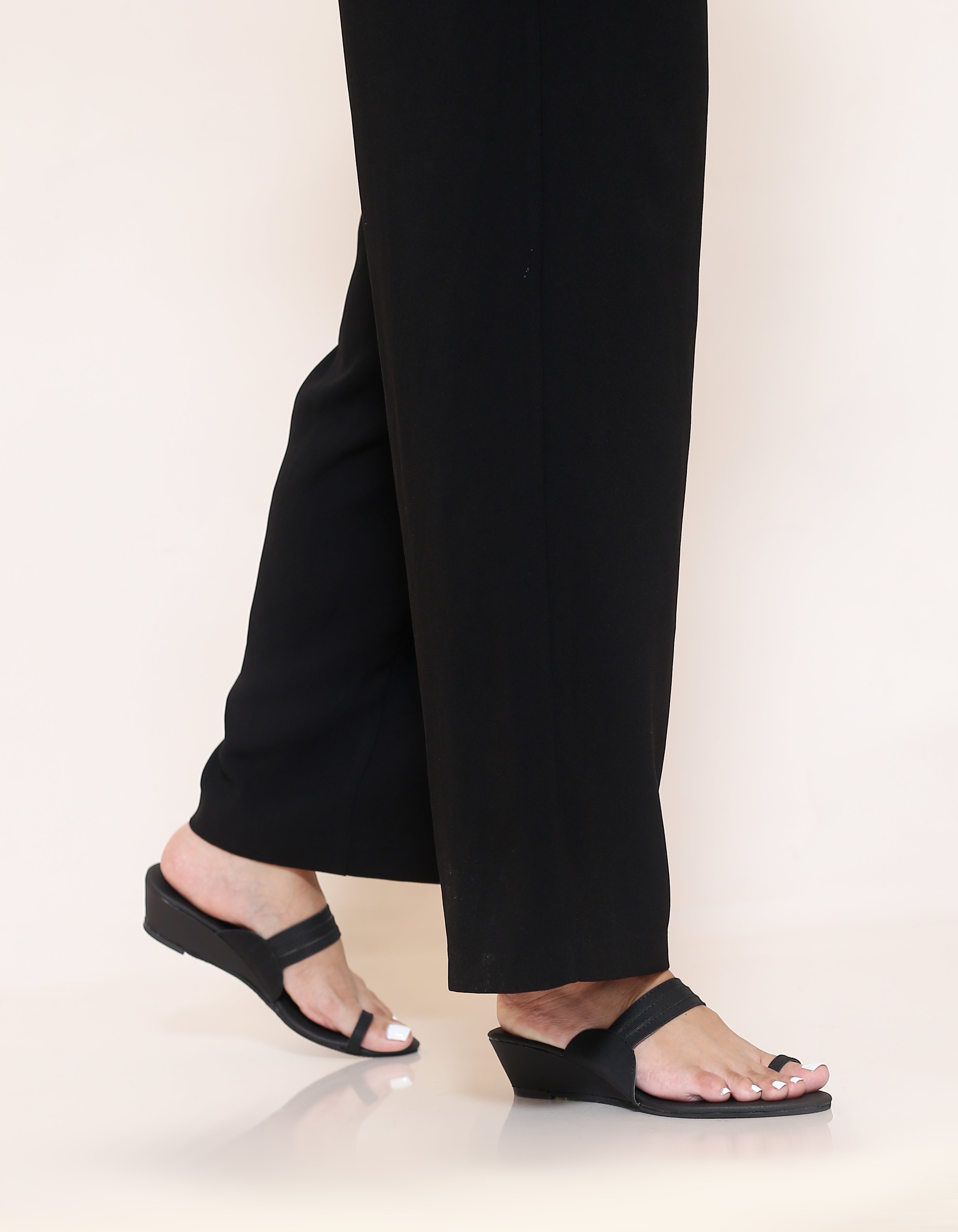 MATTE BLACK CHAPPAL WEDGES