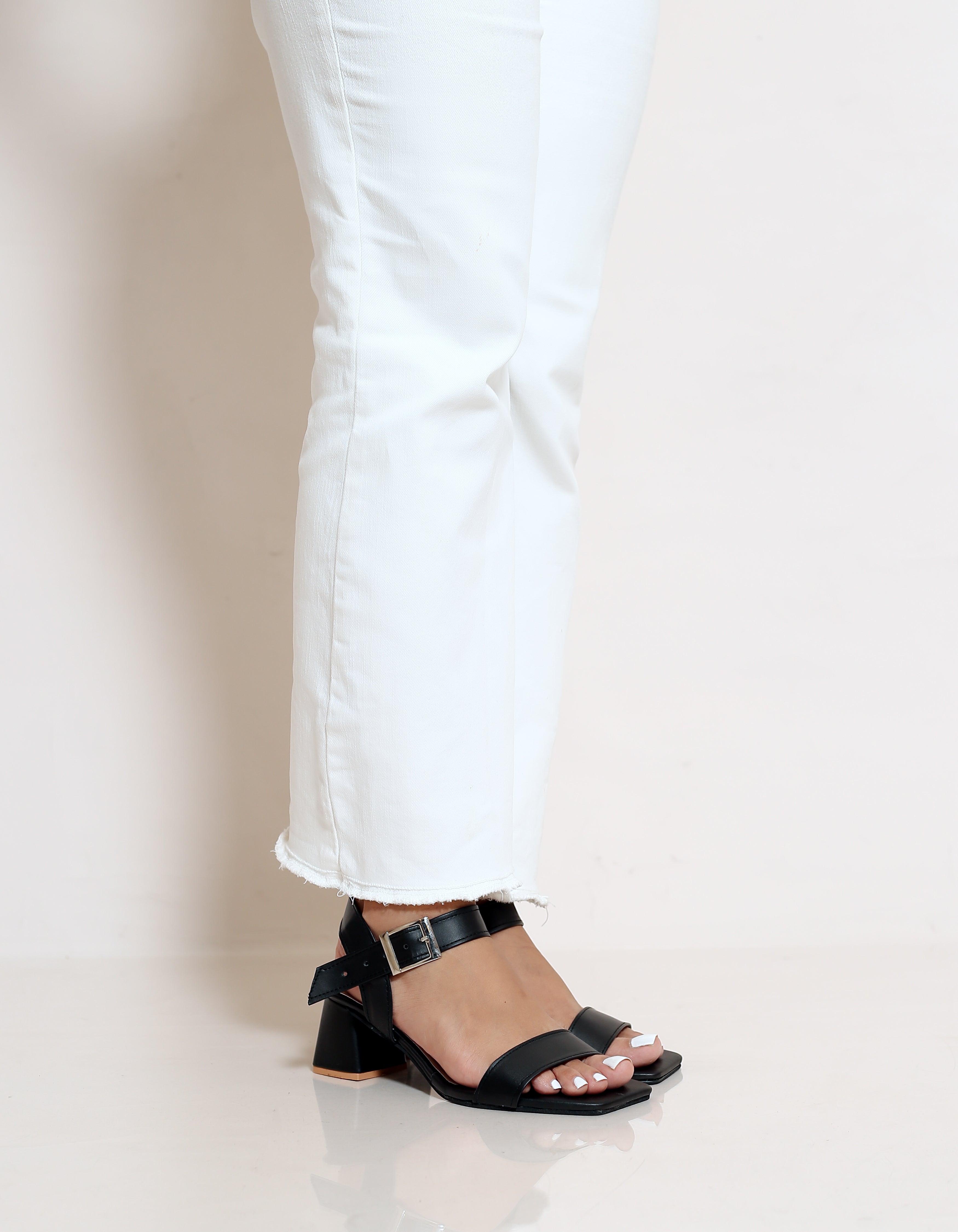 BLACK OPEN TOE TRIANGULAR HEELS