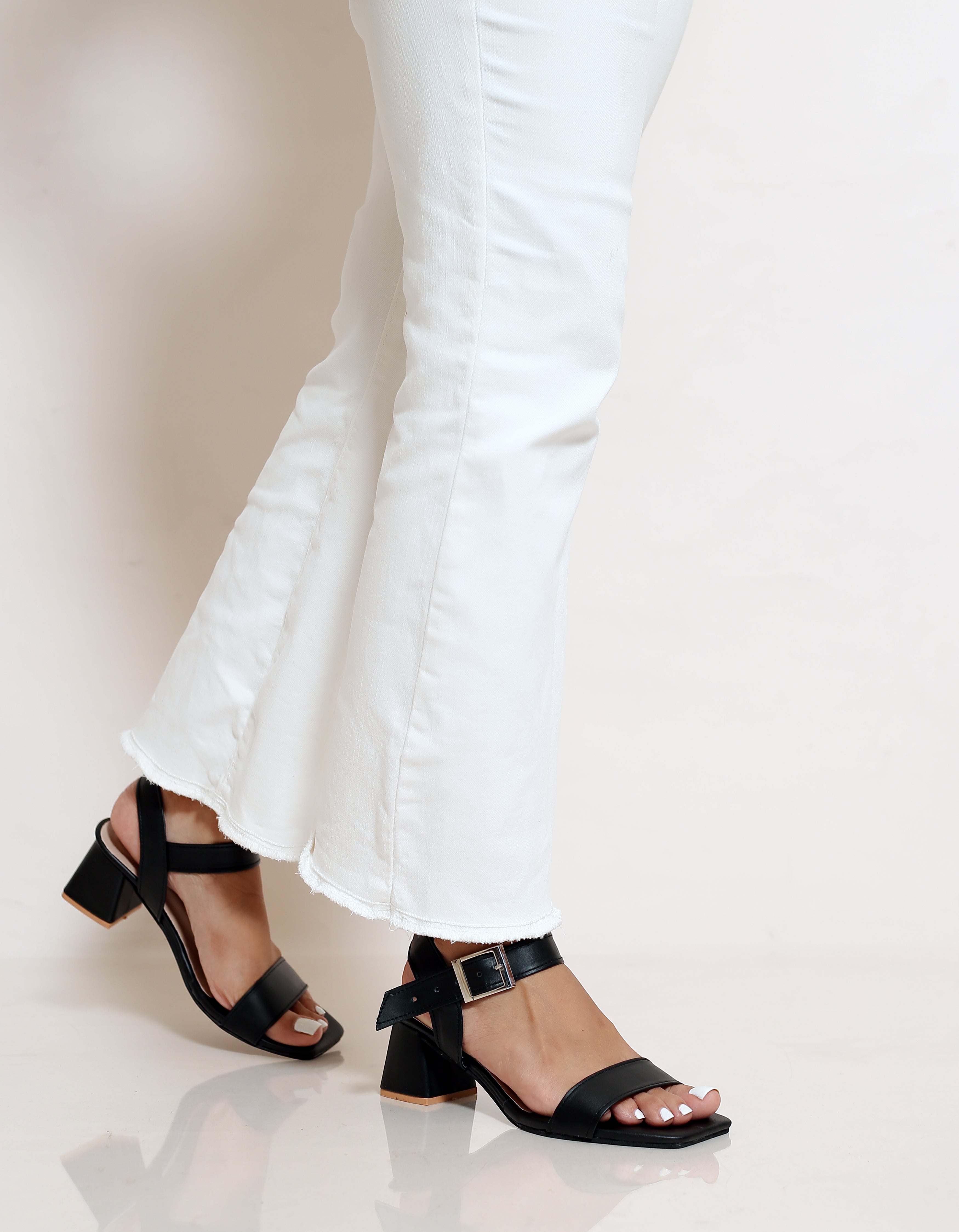 BLACK OPEN TOE TRIANGULAR HEELS