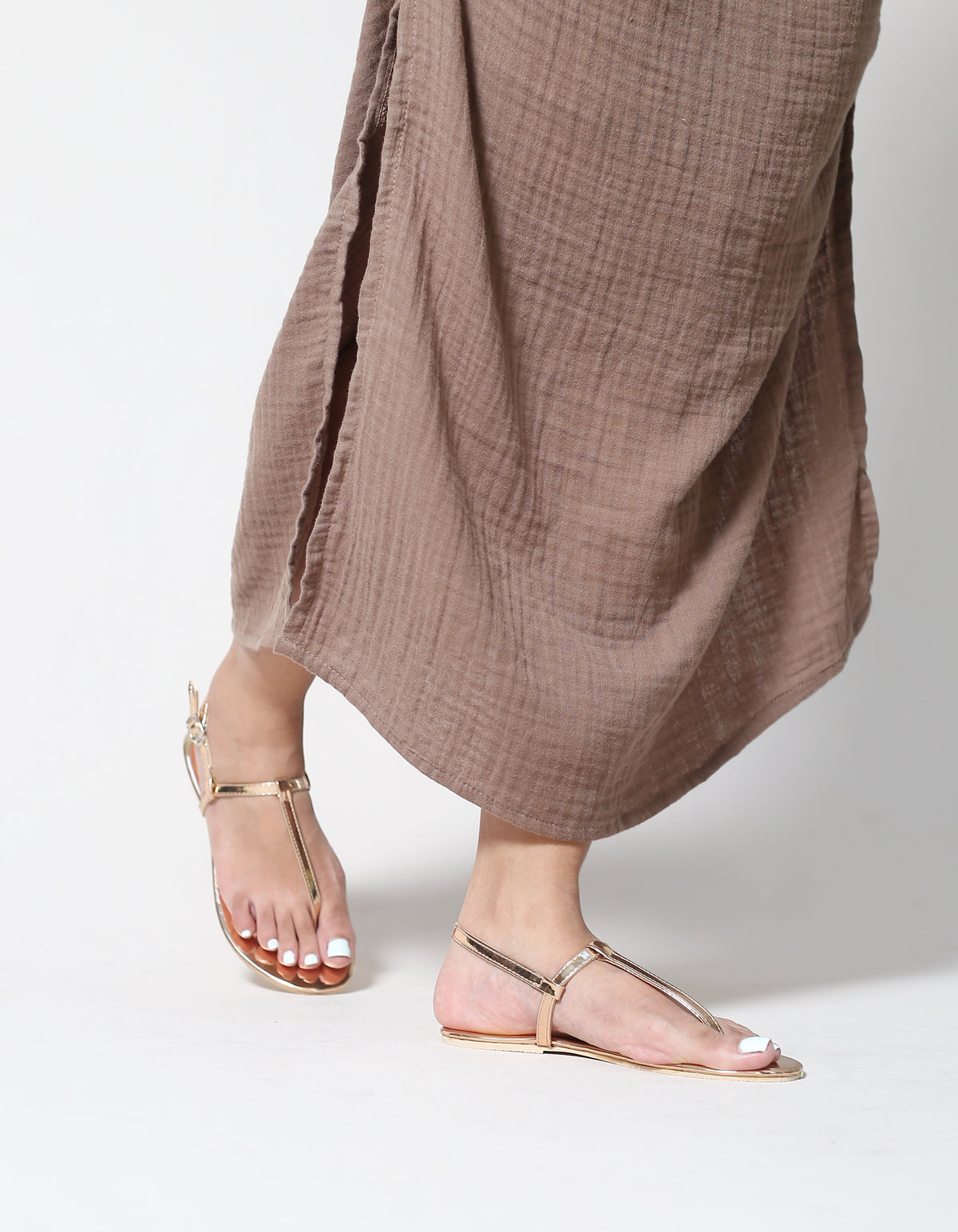 MIRROR ROSE GOLD THONG SANDALS
