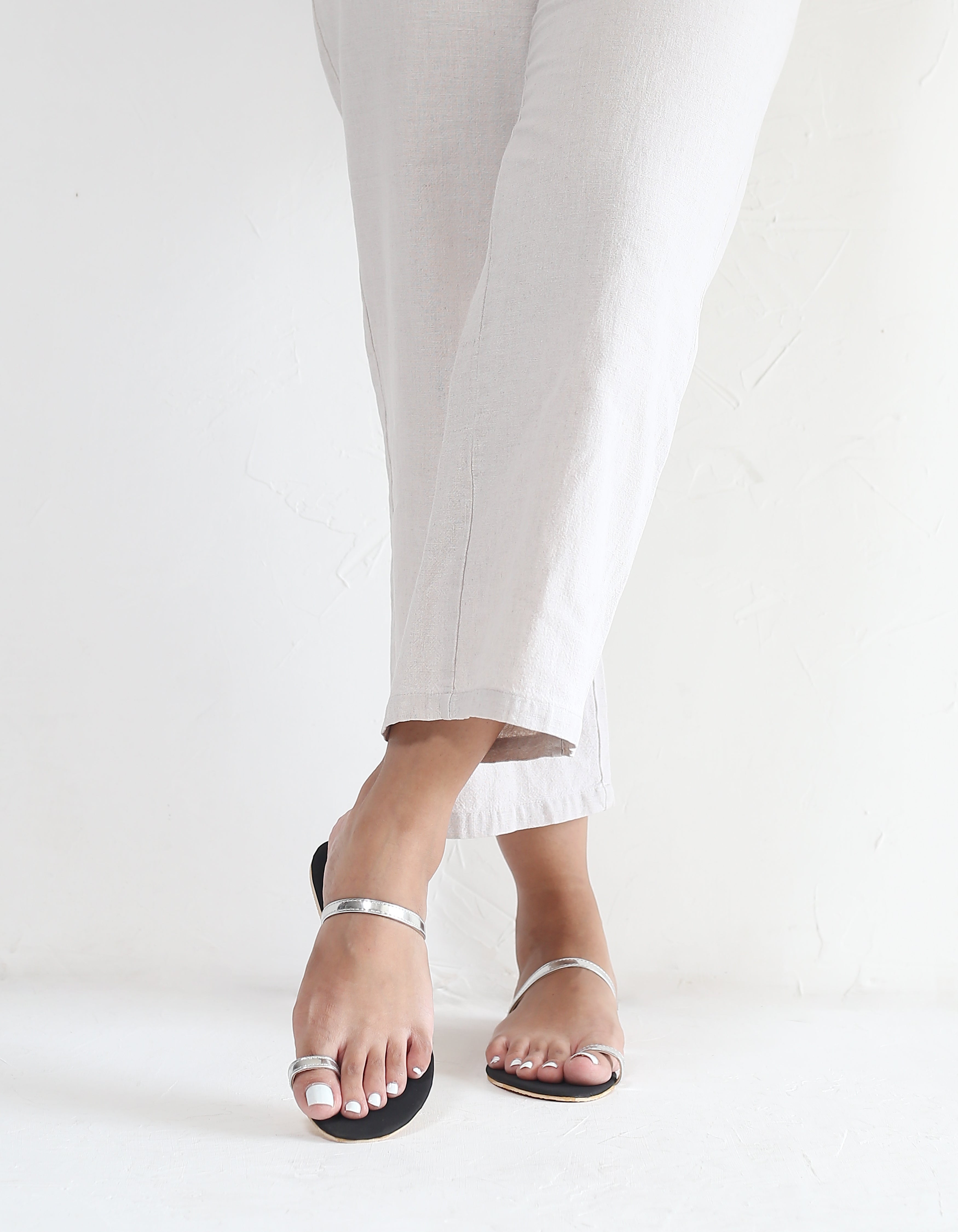 SILVER TOE RING SLIP ONS