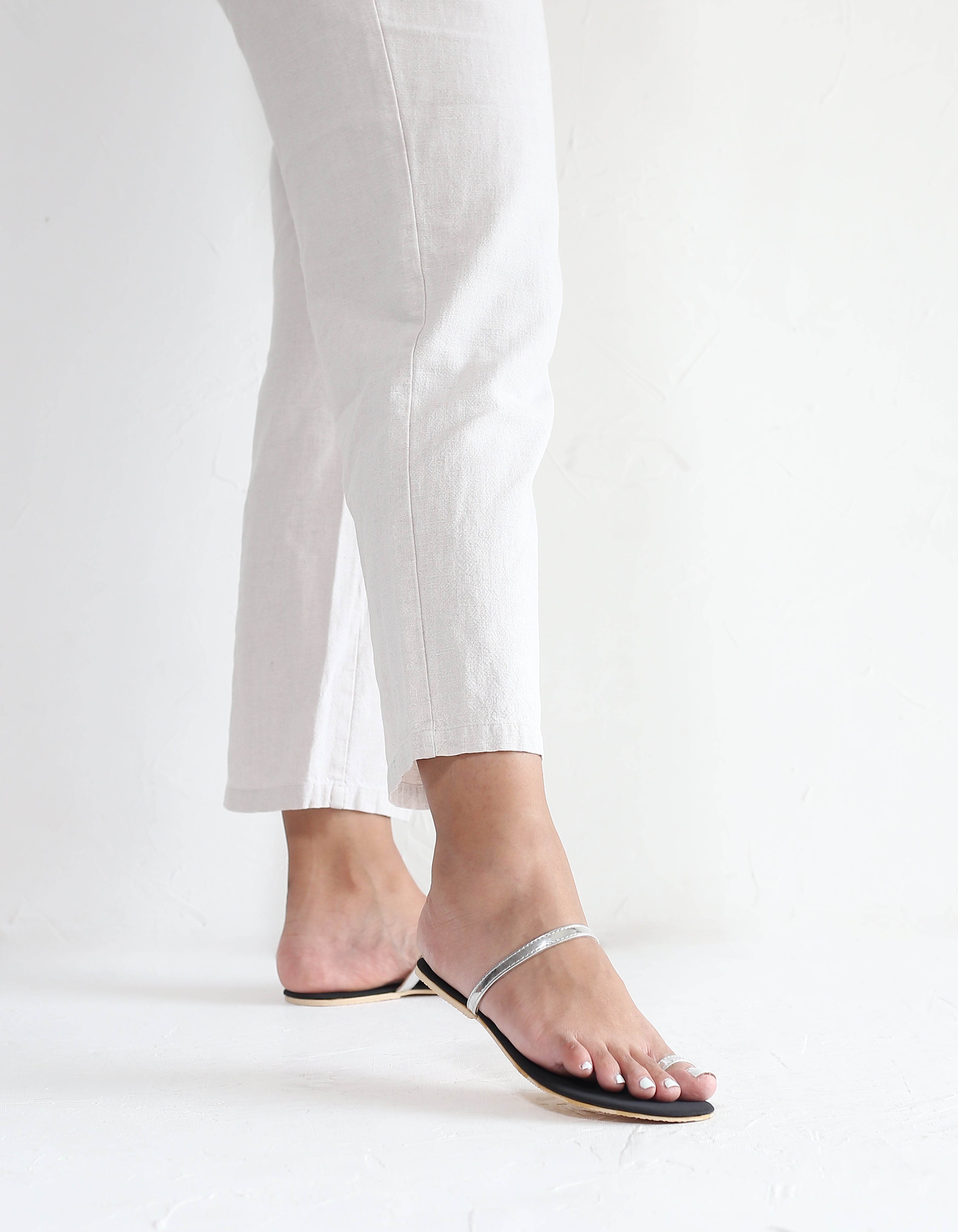 SILVER TOE RING SLIP ONS
