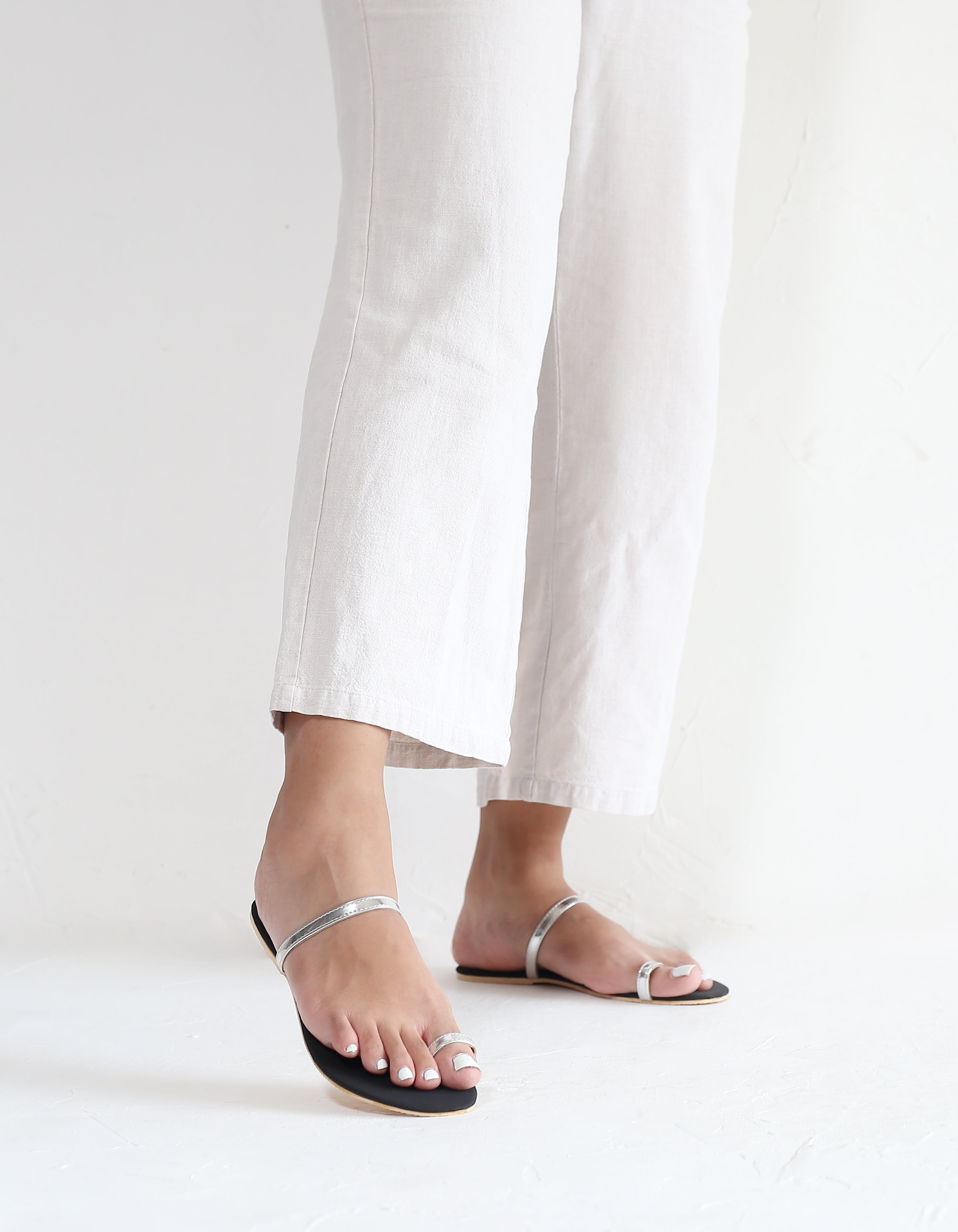 SILVER TOE RING SLIP ONS