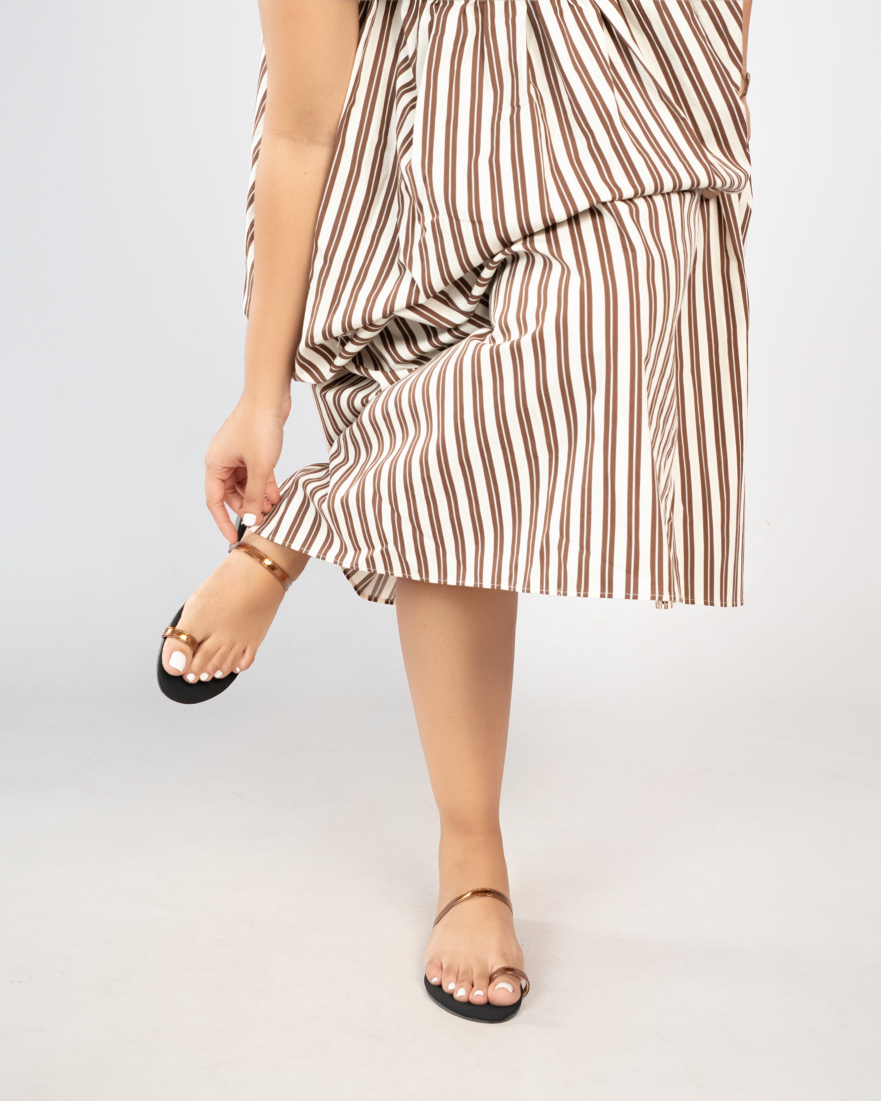 COPPER TOE RING SLIP ONS
