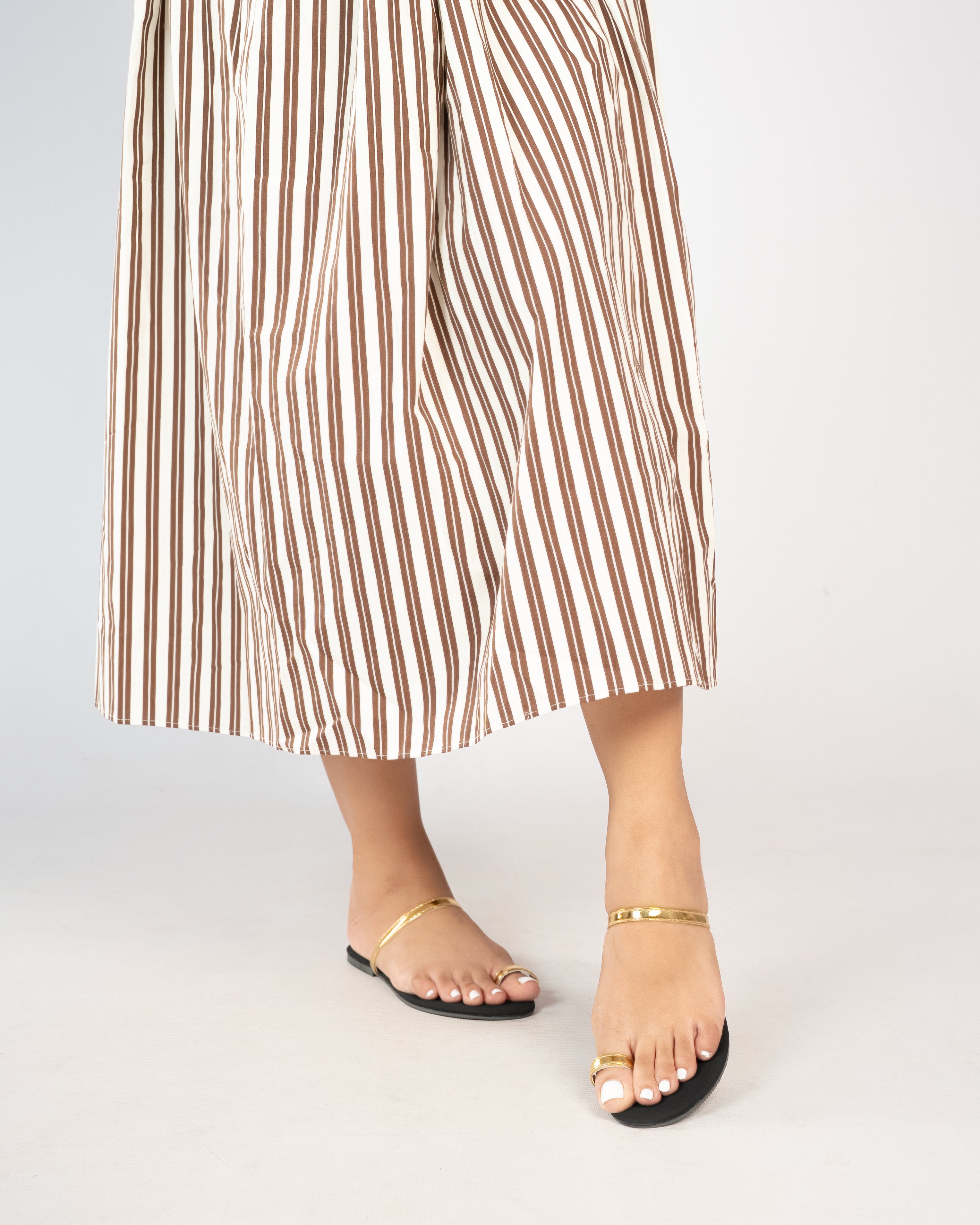 GOLD TOE RING SLIP ONS