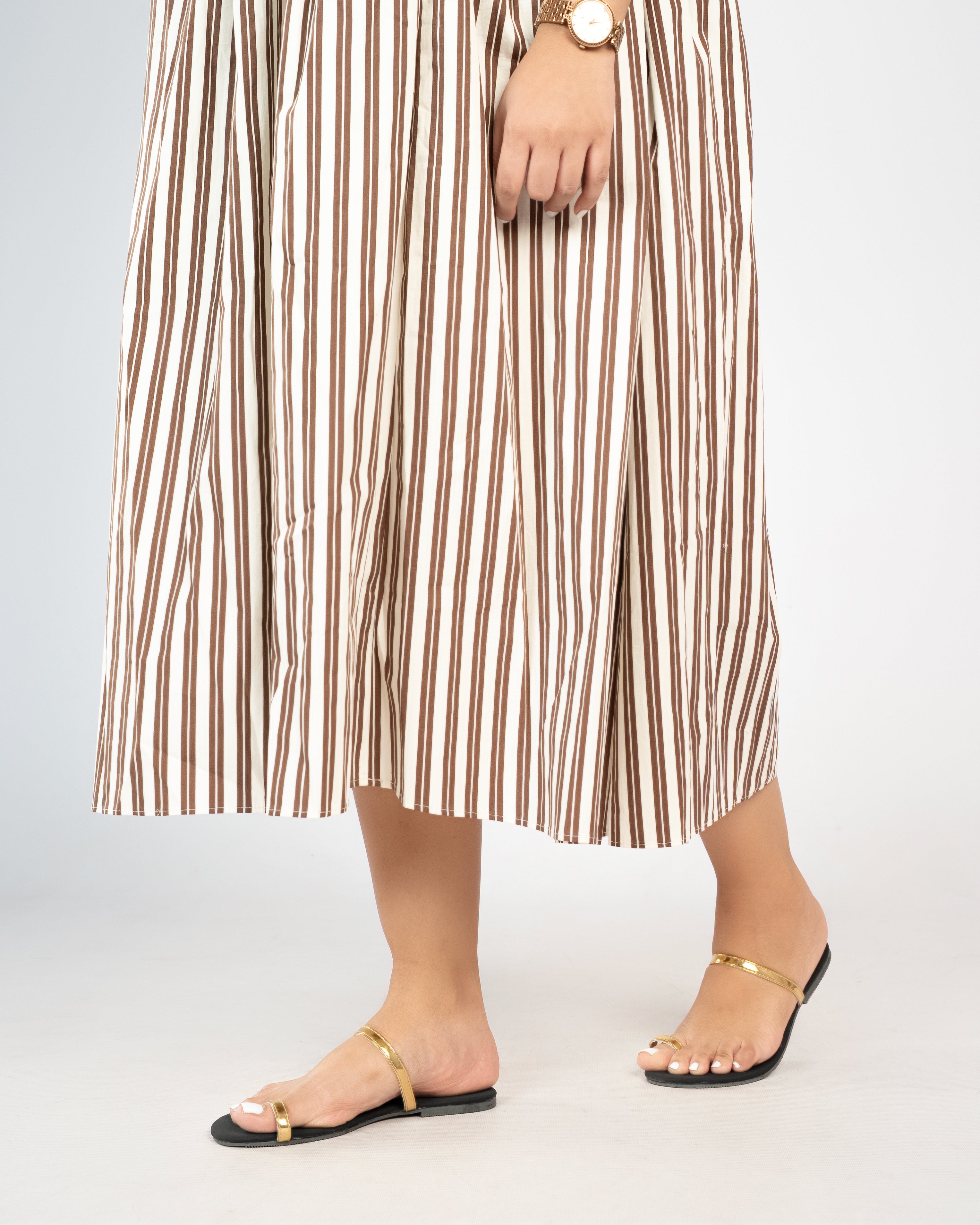 GOLD TOE RING SLIP ONS