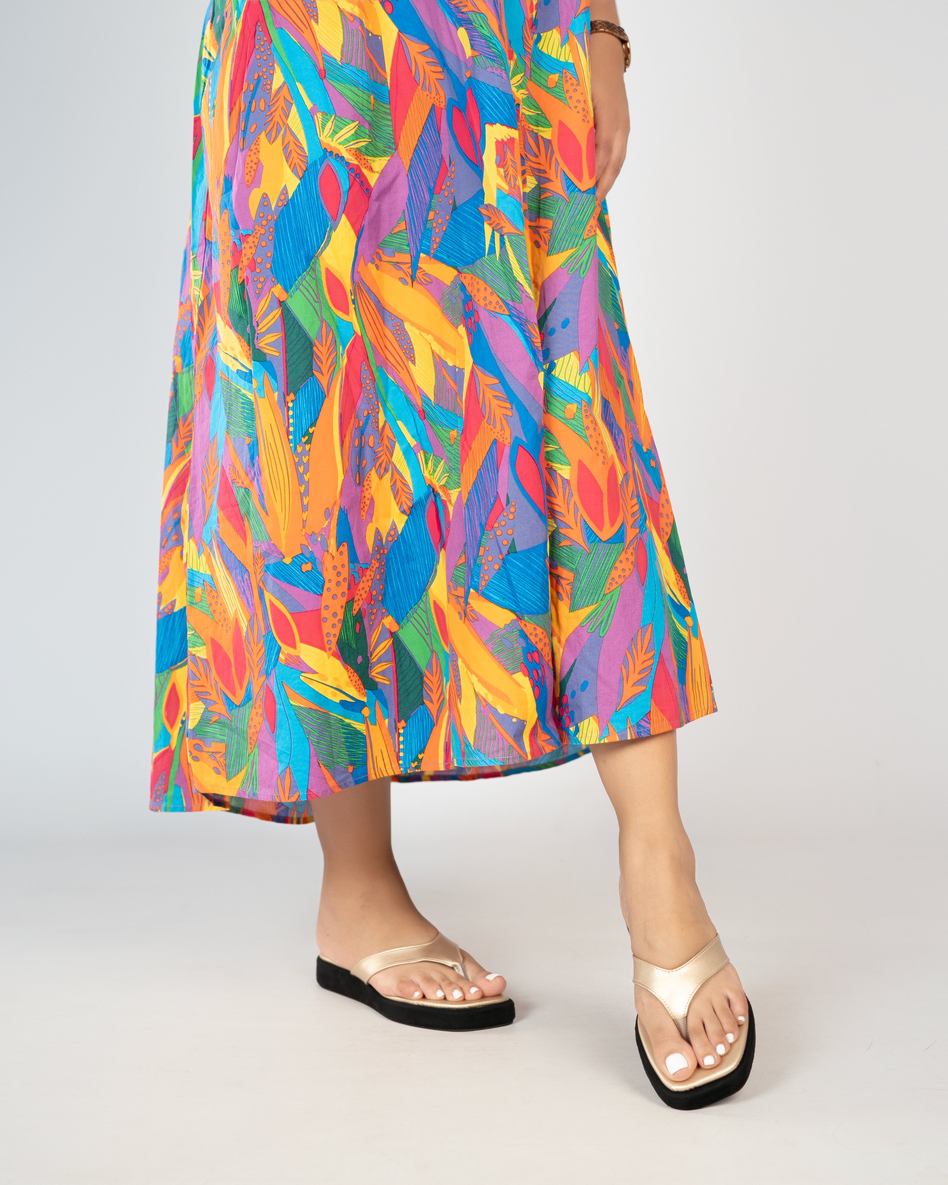 GOLD FLATFORM THONGS