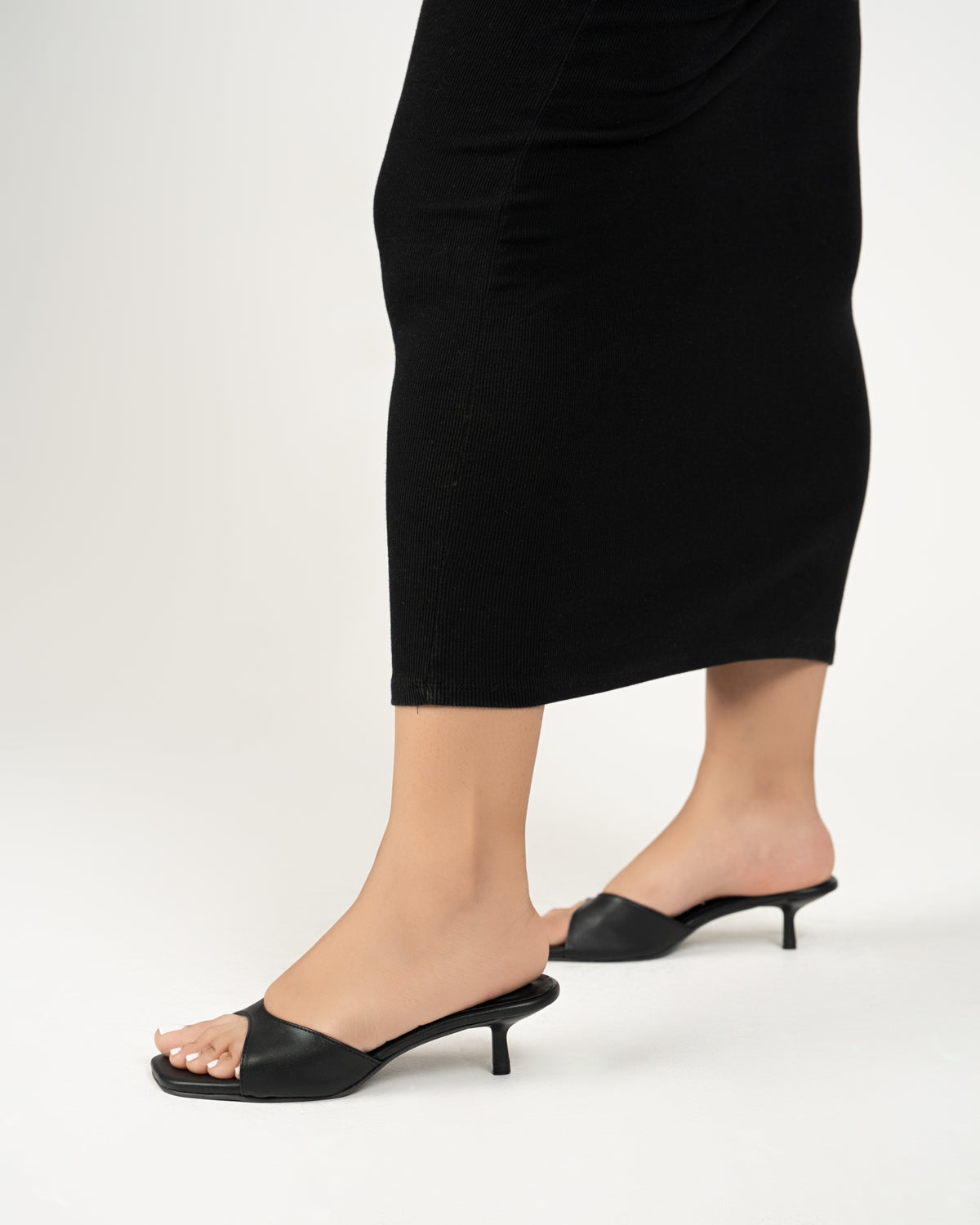 BLACK KITTEN HEEL MULES