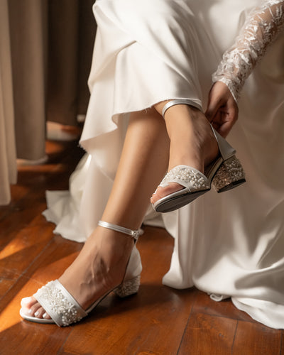 SILVER PEARL BLOOM BLOCK HEELS