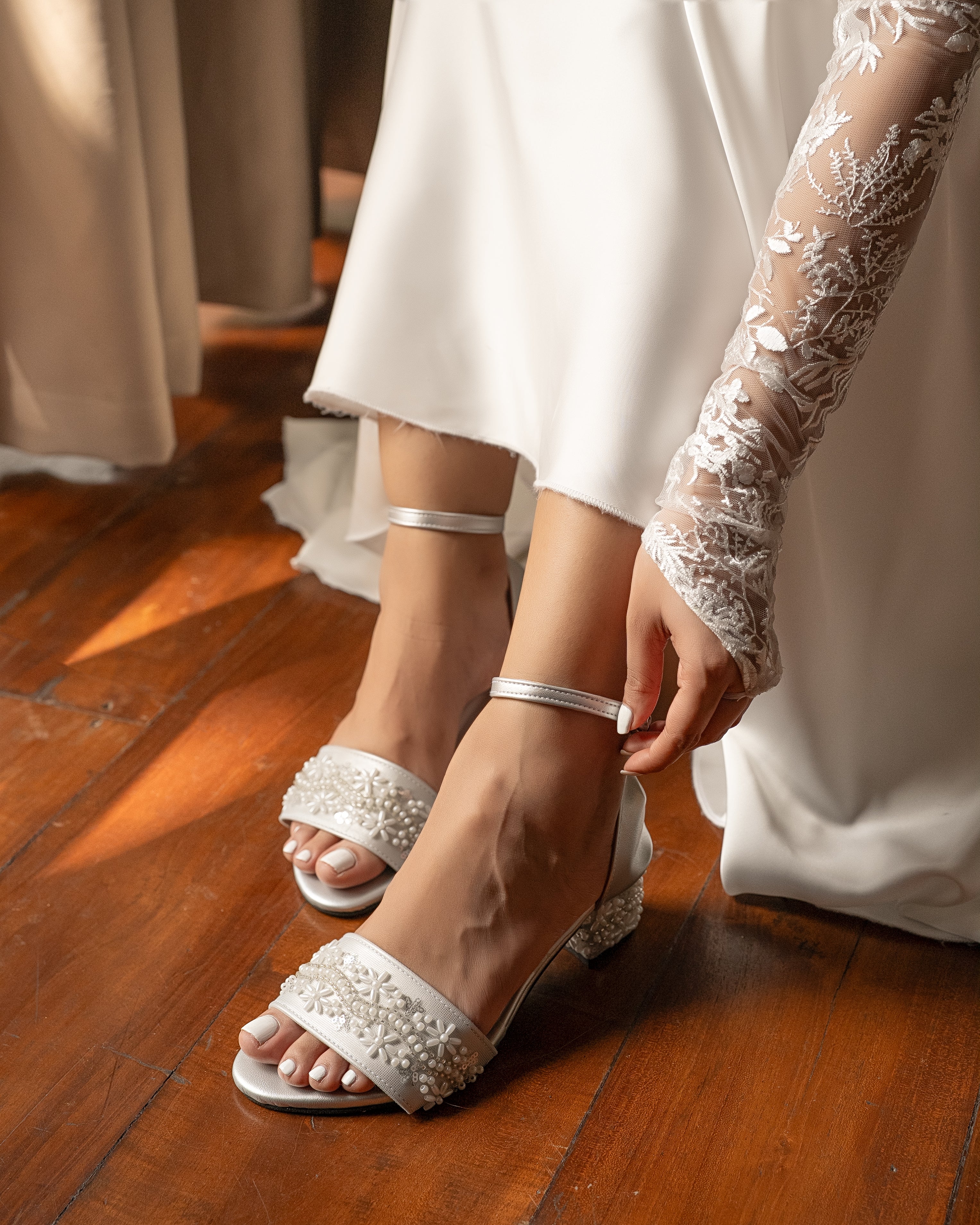 SILVER PEARL BLOOM BLOCK HEELS