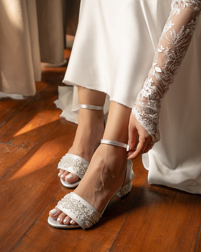 SILVER PEARL BLOOM BLOCK HEELS
