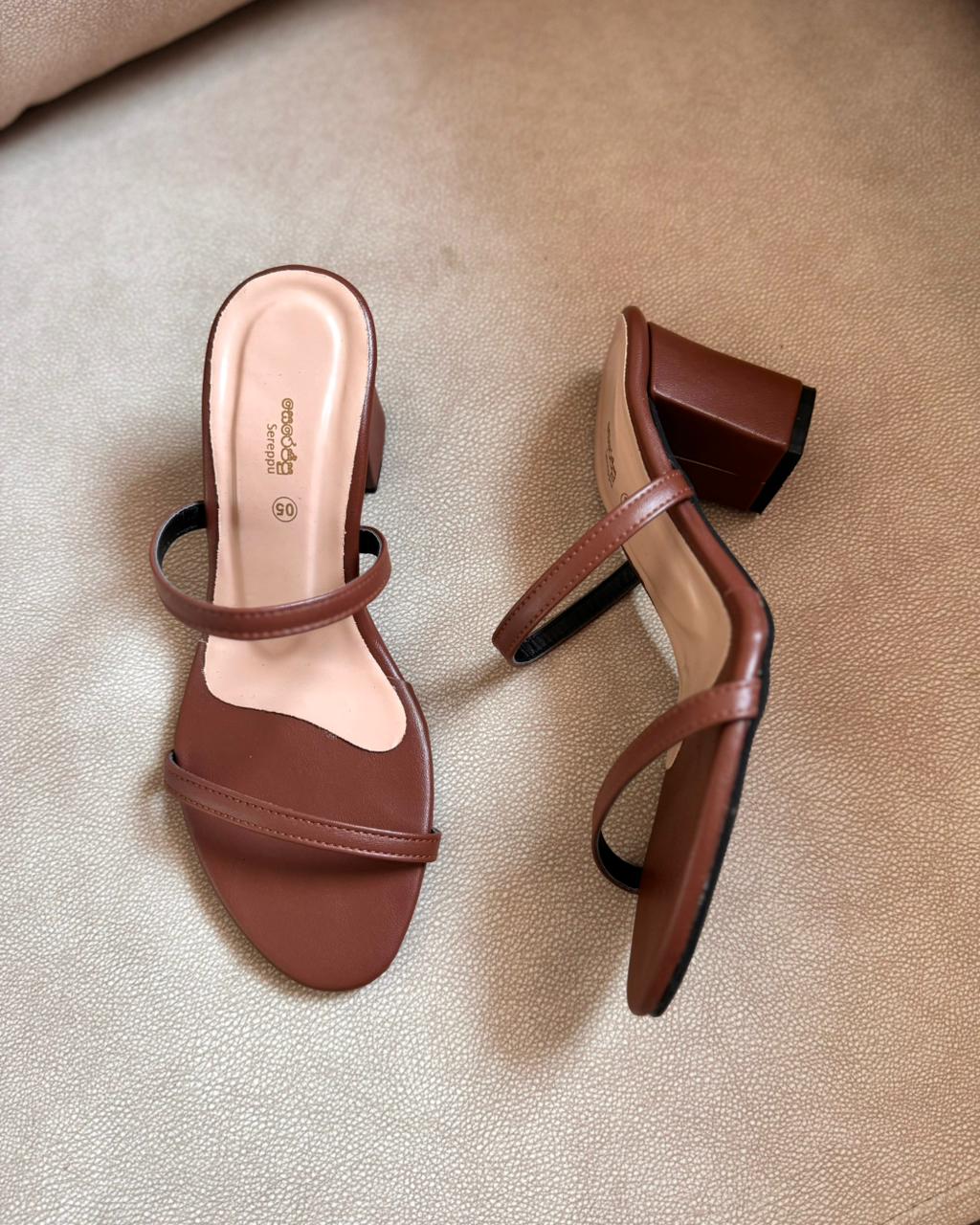 BROWN DOUBLE STRAP SLIP ON BLOCK HEELS
