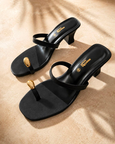 METAL TOE RING DETAILED HEELS