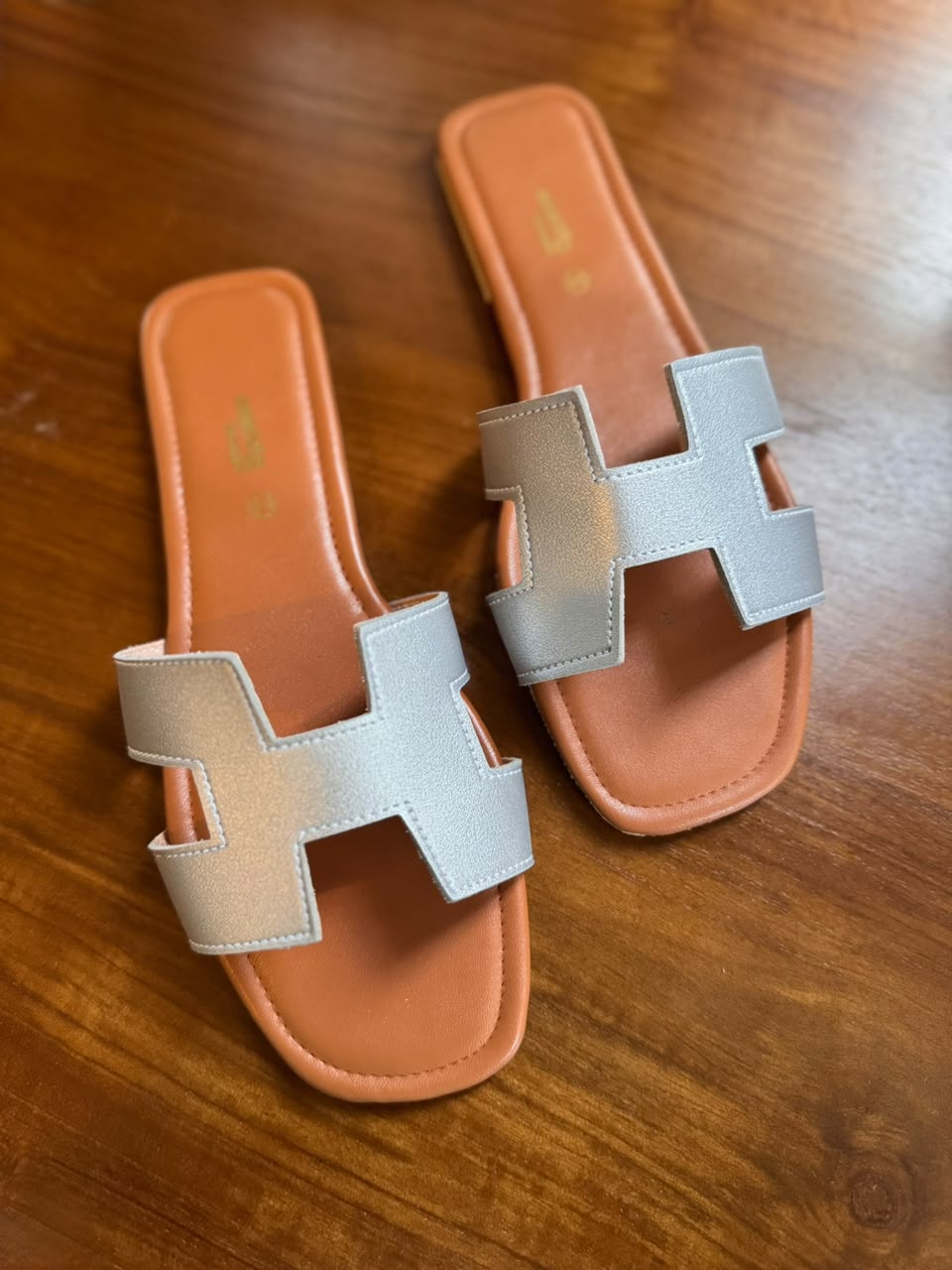 SILVER CUT OUT SLIDE