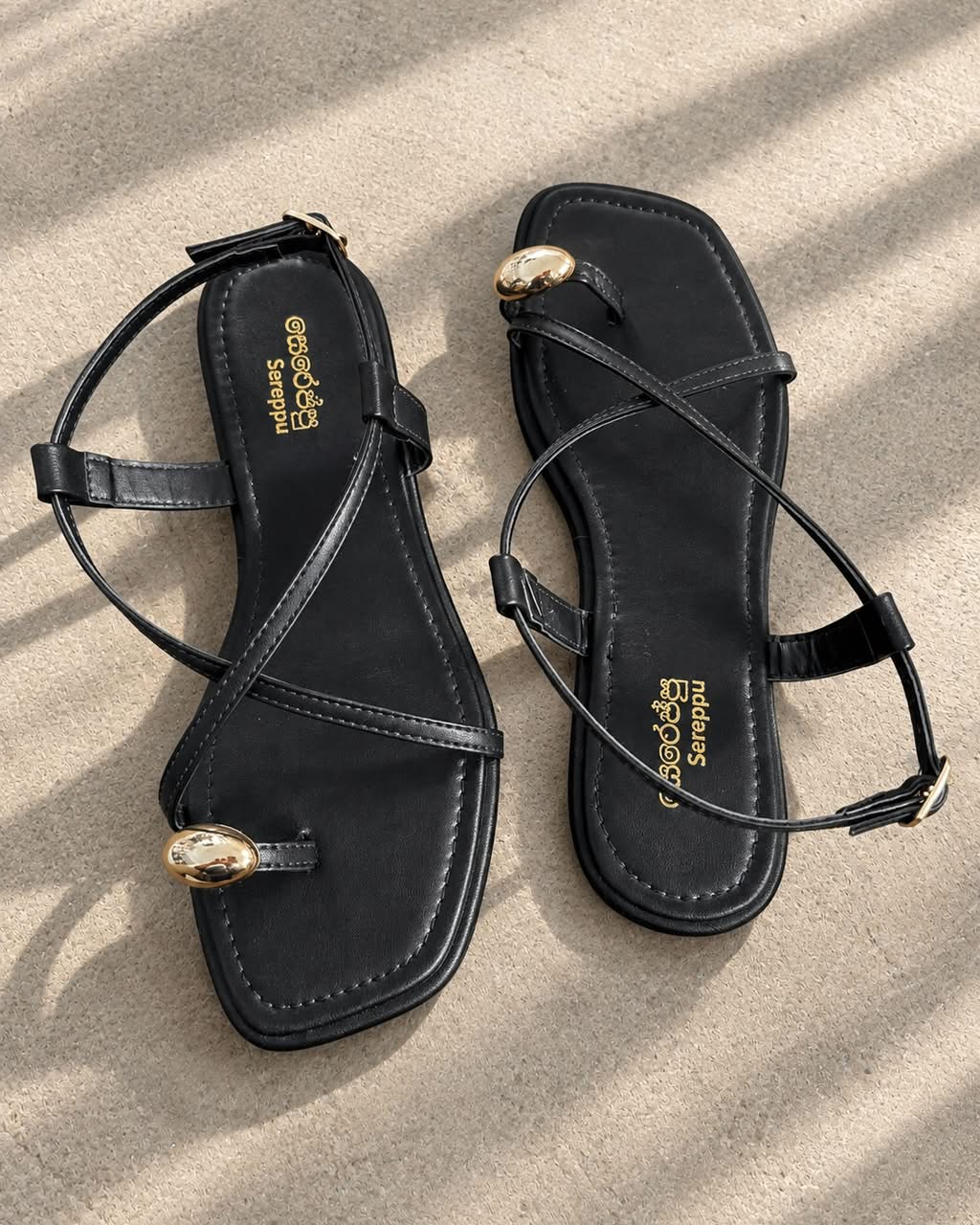 BLACK TOE RING DETAILS FLATFORM SANDALS