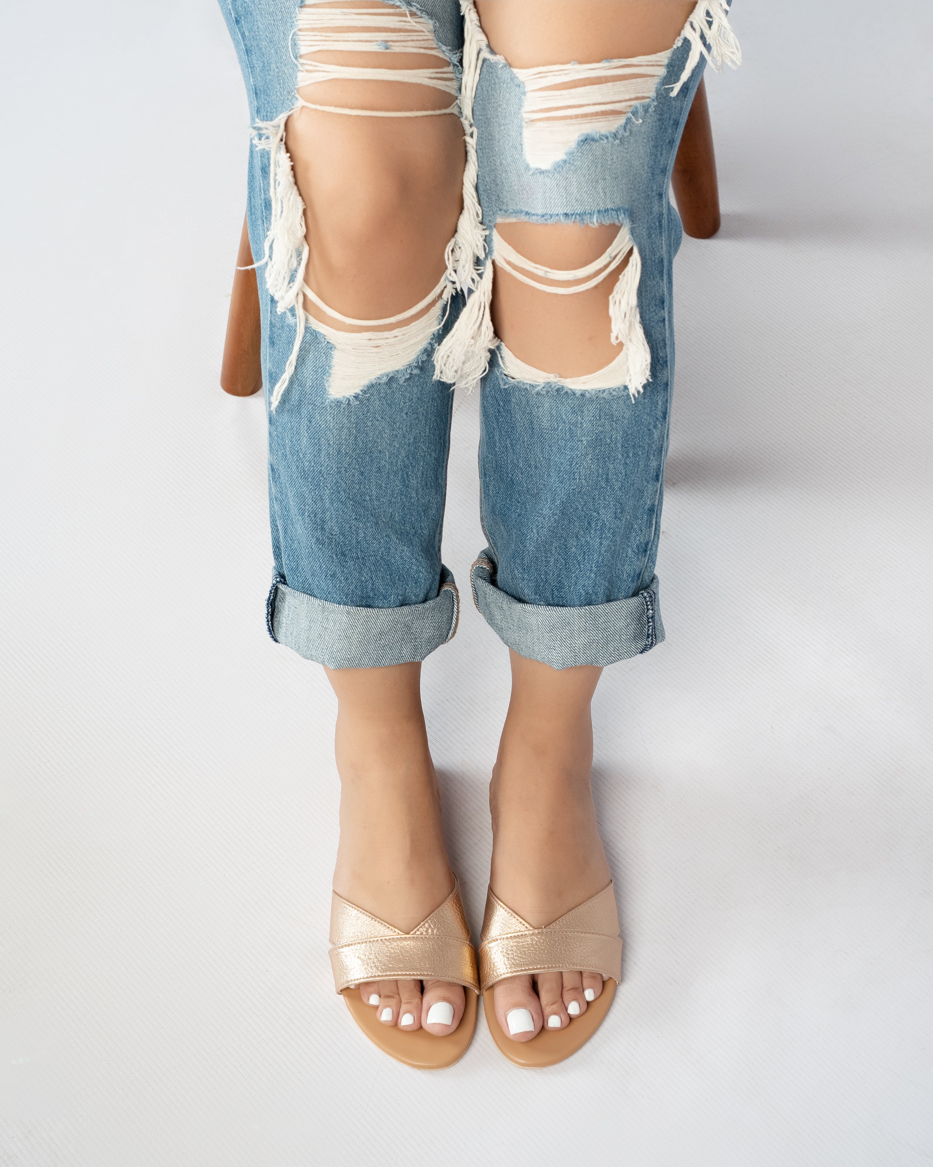 METALLIC ROSE GOLD SLIDES