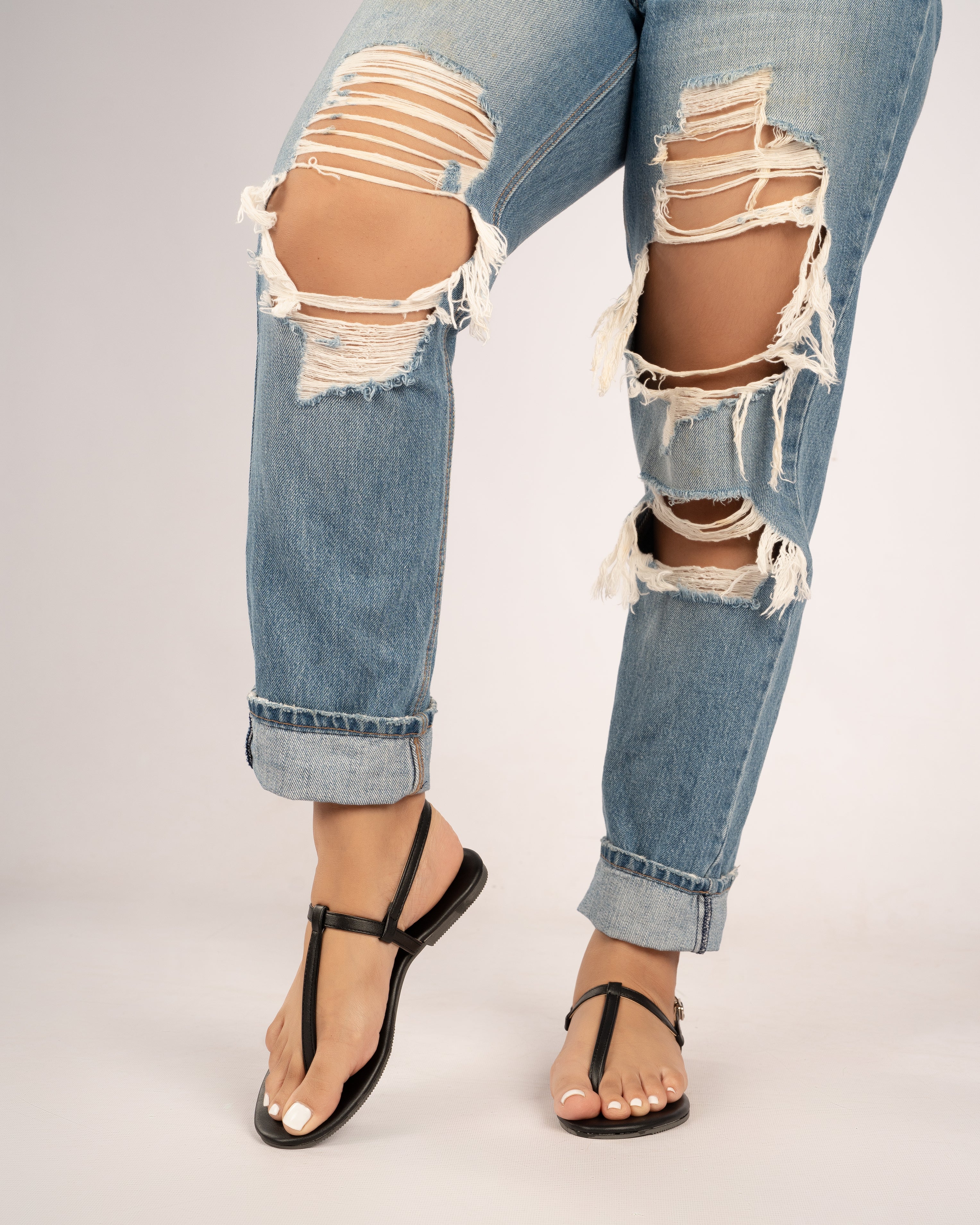 BLACK THONG SANDALS